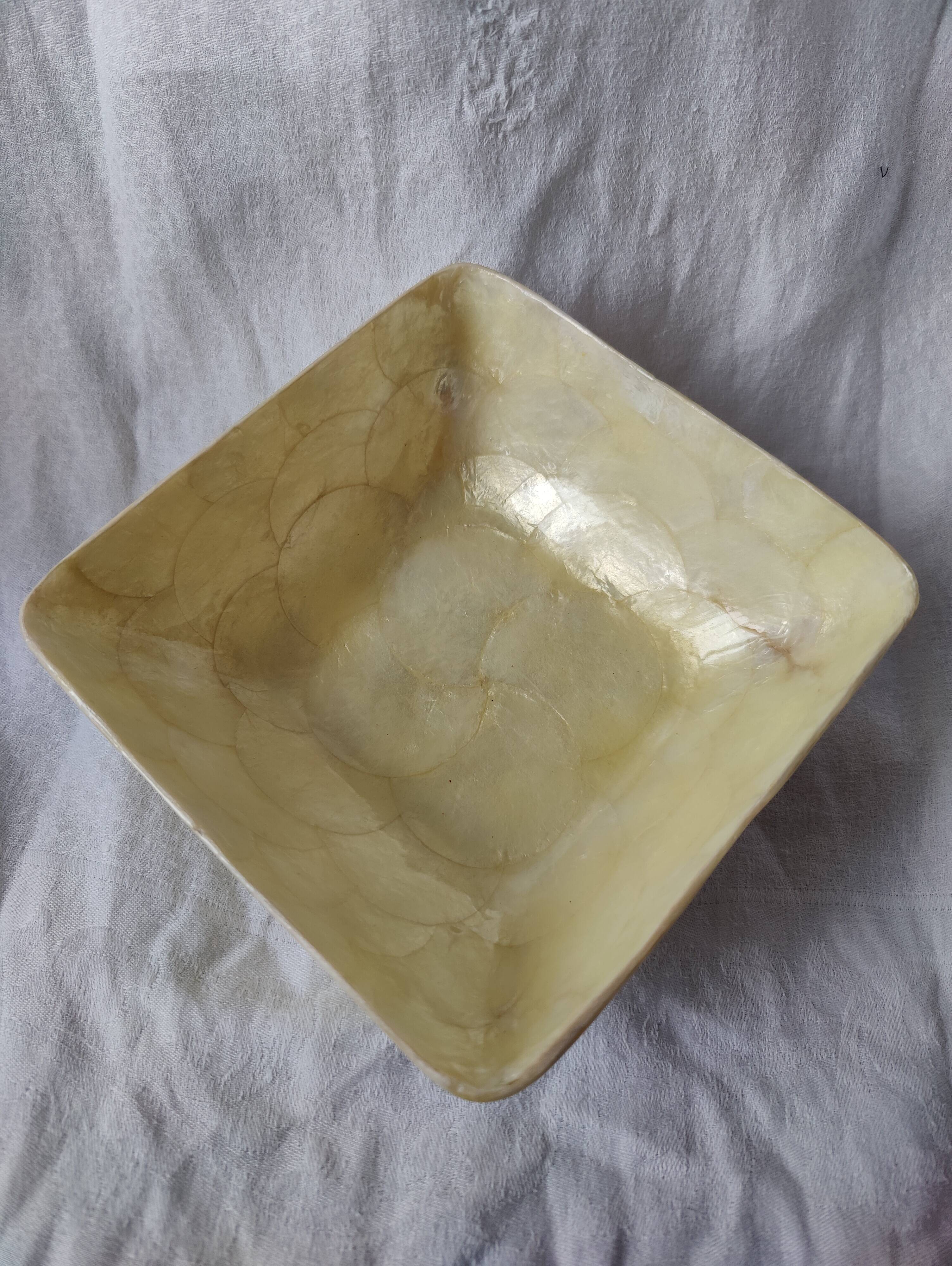 Cup or pocket in mother-of-pearl and resin, 1970s