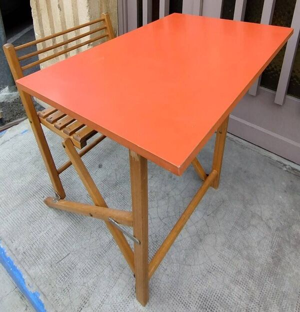 bureau / pupitre pour enfant pliable