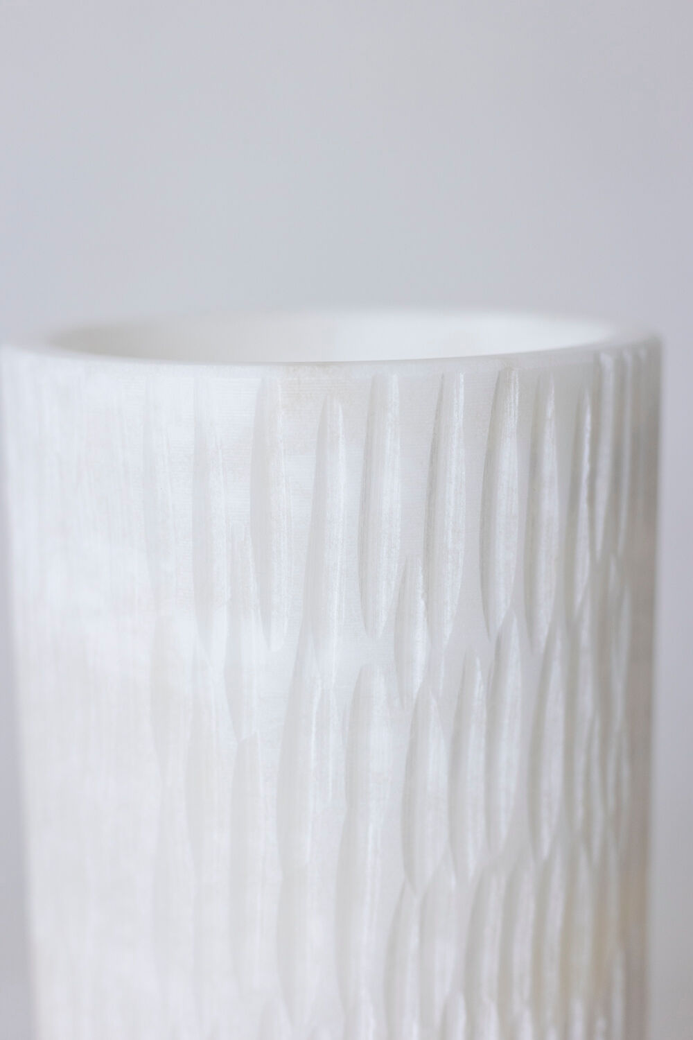 Paire de lampes en albâtre, travail contemporain