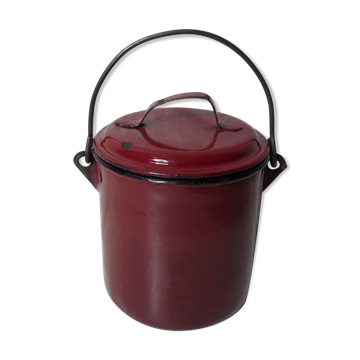 Old enamelled metal bucket pot