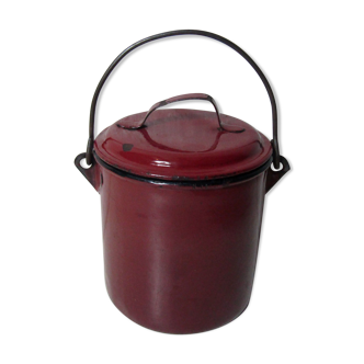 Old enamelled metal bucket pot