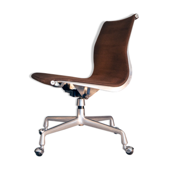 Eames Soft pad EA106 chair, Herman Miller edition 1970