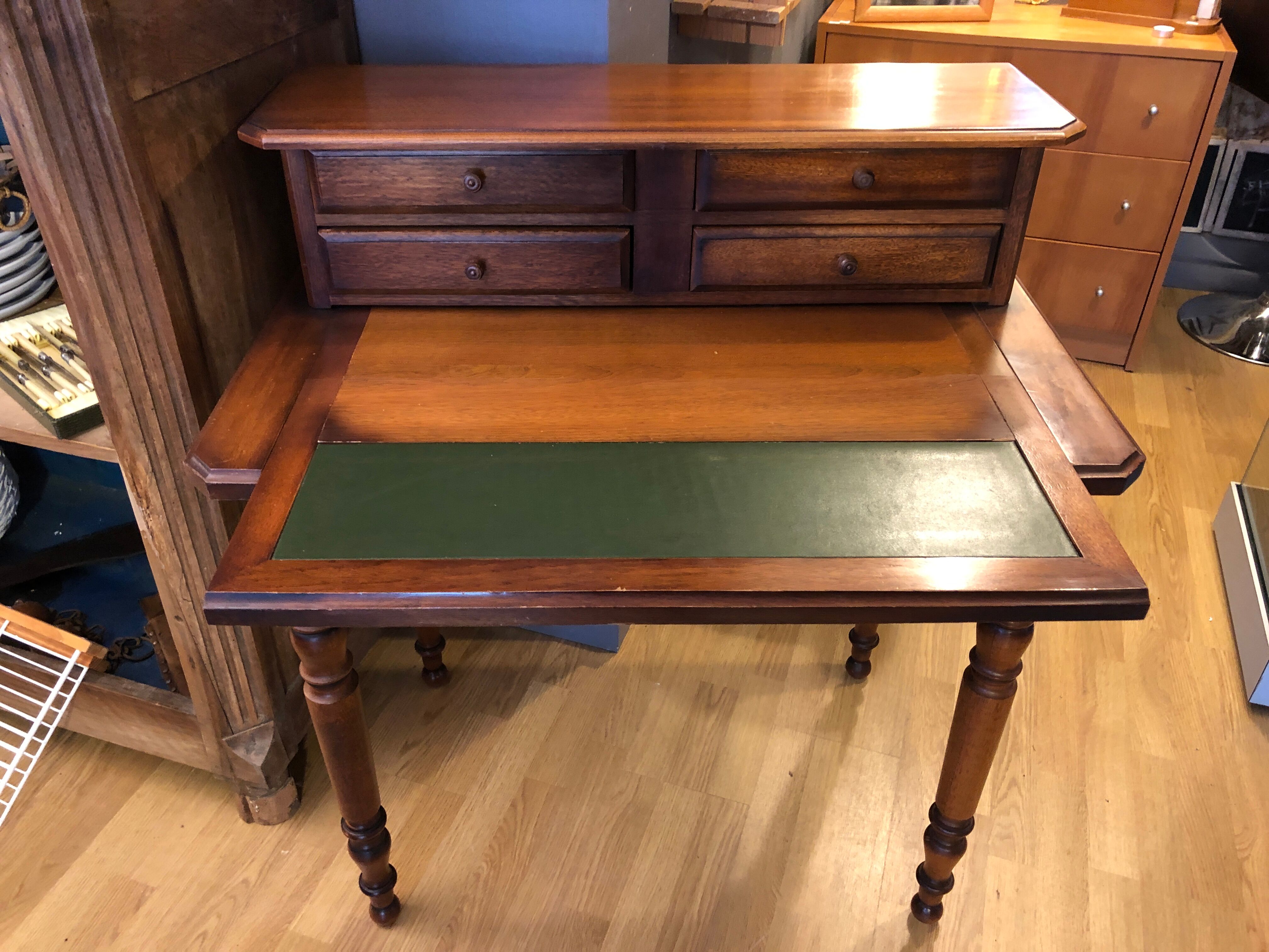 Louis Philippe office with financial