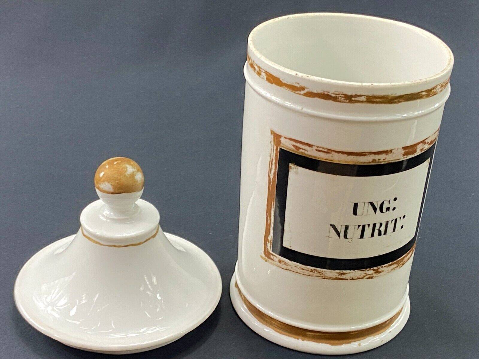Old Paris 19th century porcelain medicine jar marked UNG:NUTRIT:
