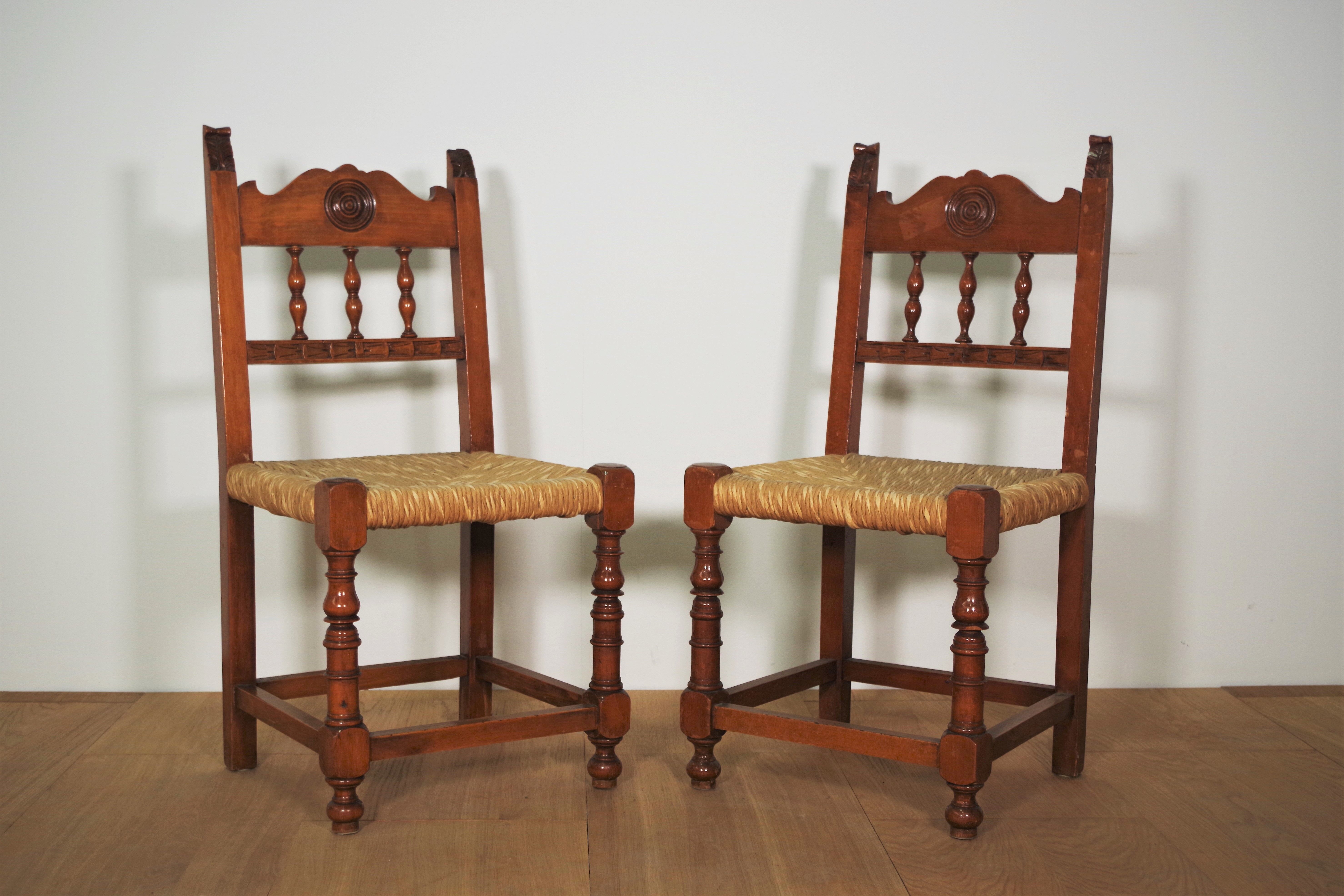 Wooden chairs, set of 2
