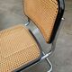Chaise design Cesca modèle b32 en noir et chrome