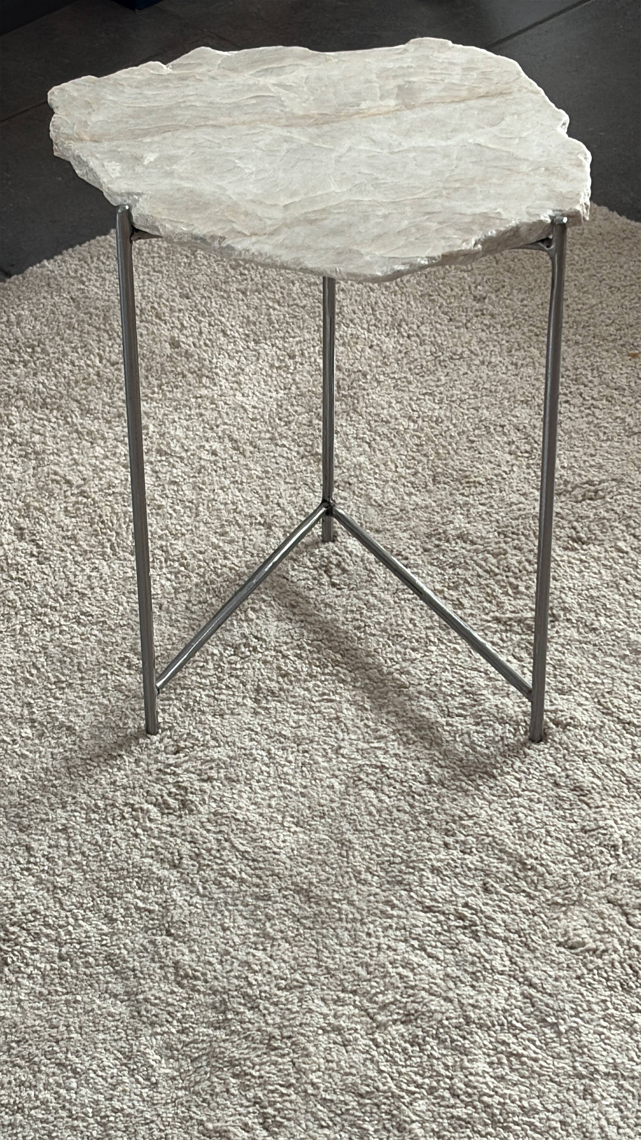 Table d’appoint / bout de canapé