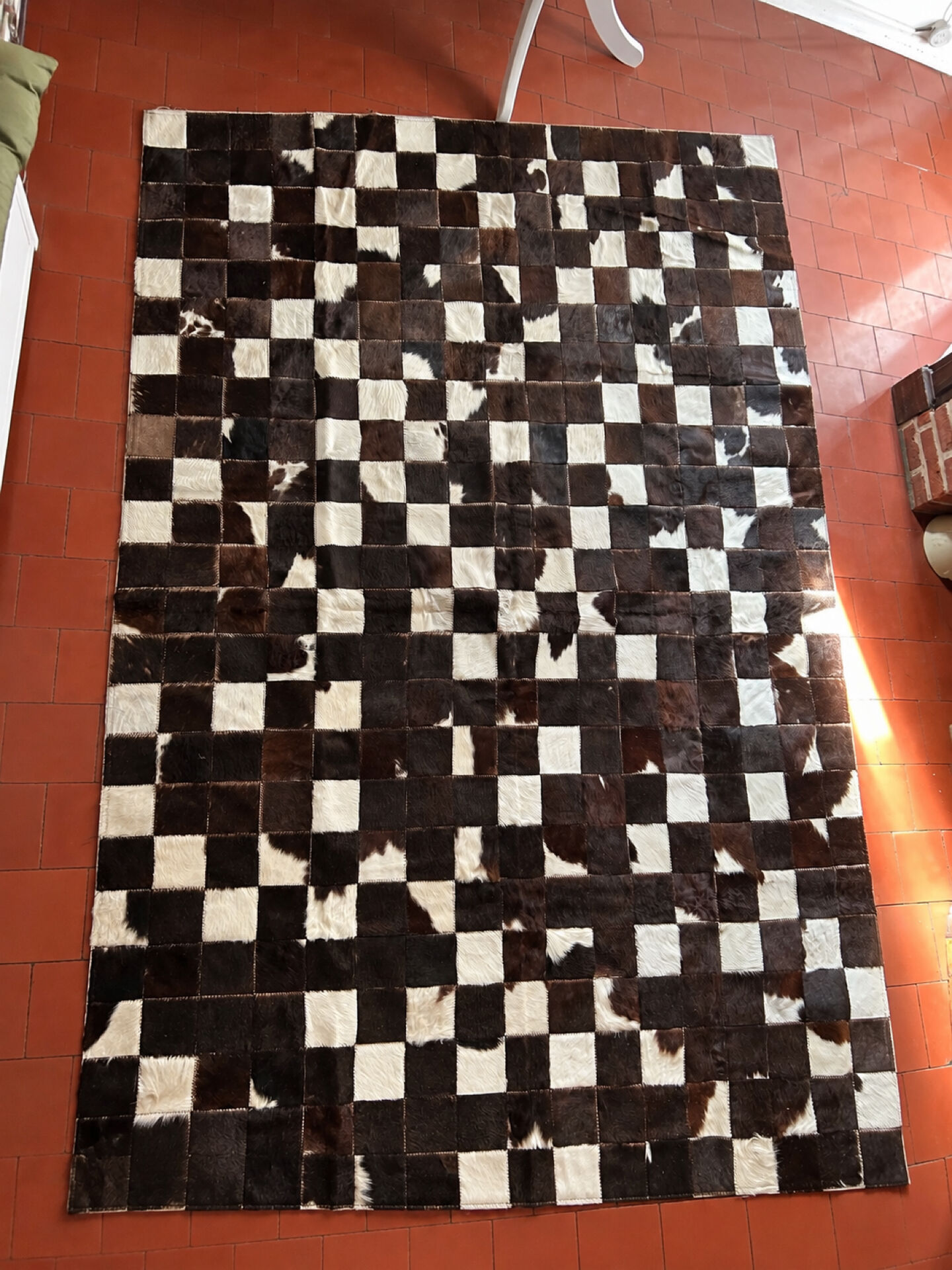 Tapis patchwork en véritable peau de vache 170 × 240 cm