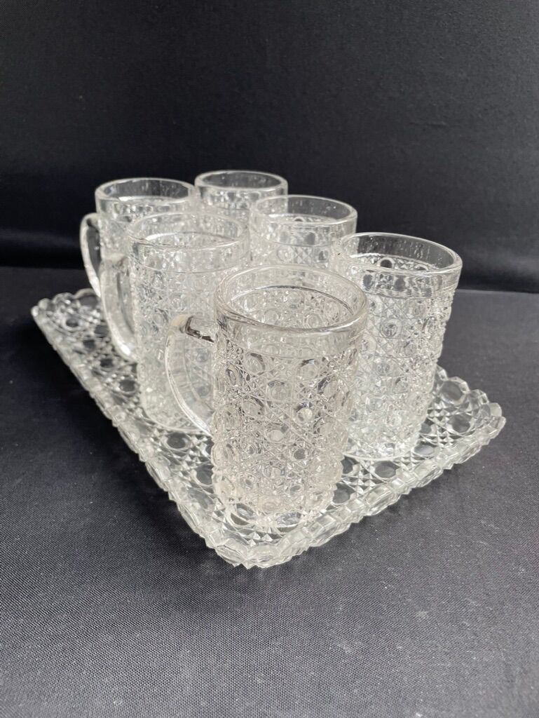 Tray and 6 mugs in blown and molded glass