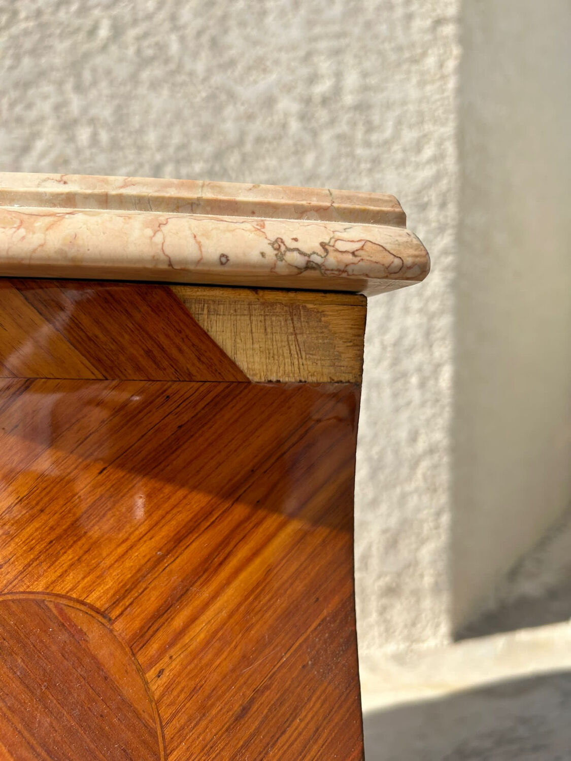 Rosewood chest of drawers