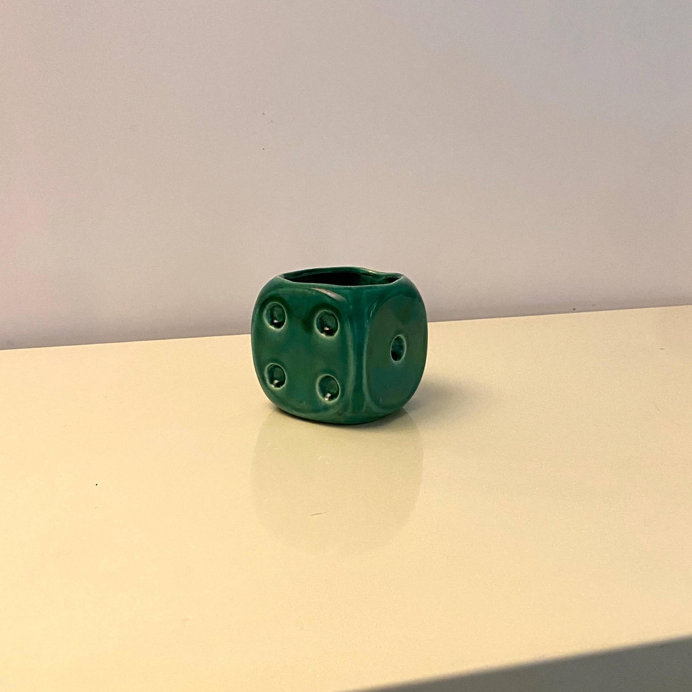 Porte-crayon en céramique en forme de dé