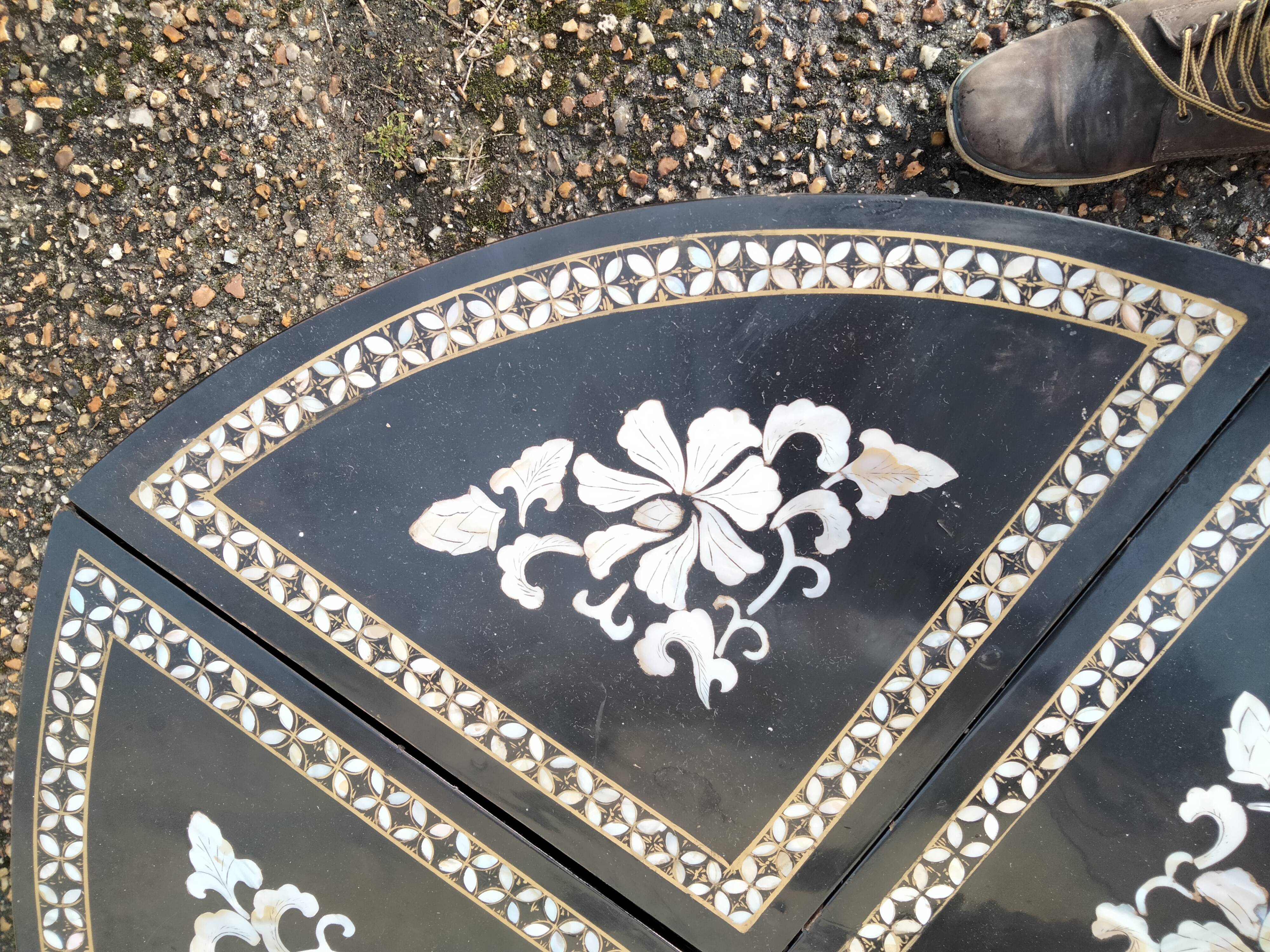 Coffee table Asian décor inlaid with vintage antique mother-of-pearl