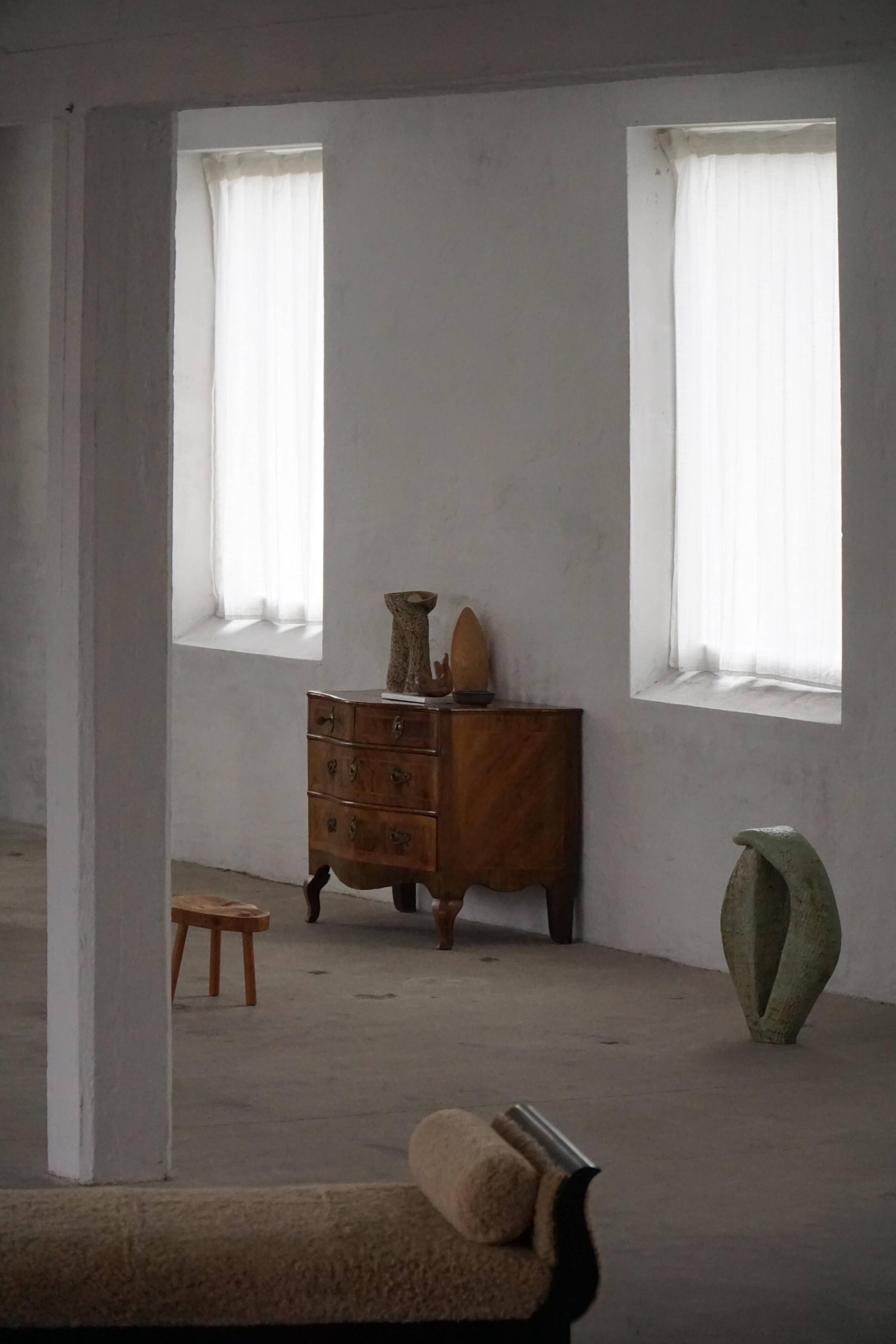 18ème siècle, commode danoise baroque serpentine antique en noyer