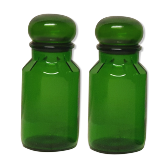 Lot of two green glass jars