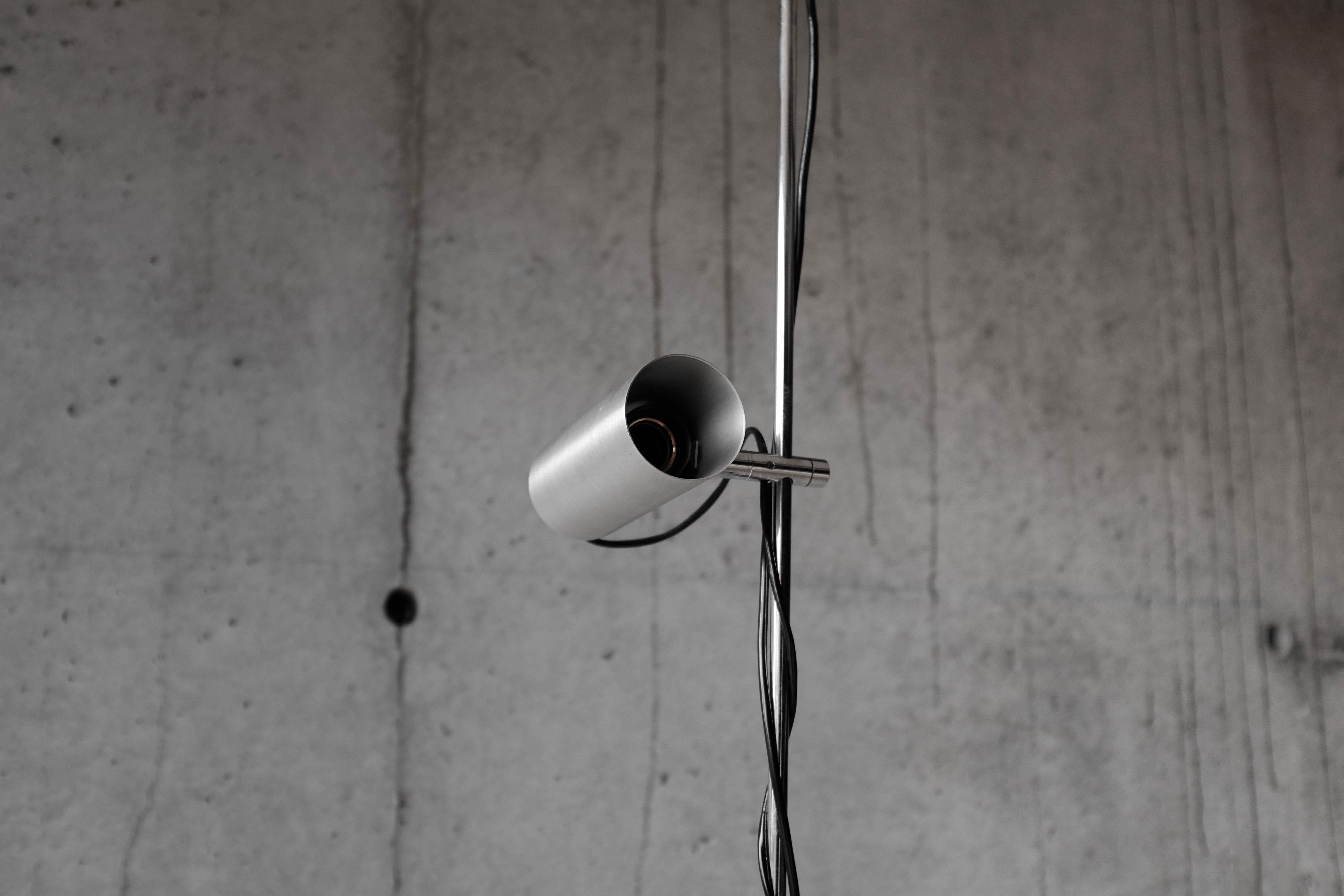 Chrome 70s design lamppost