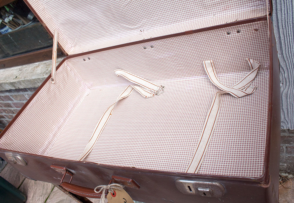 Authentic old suitcase 70 cm real fiber