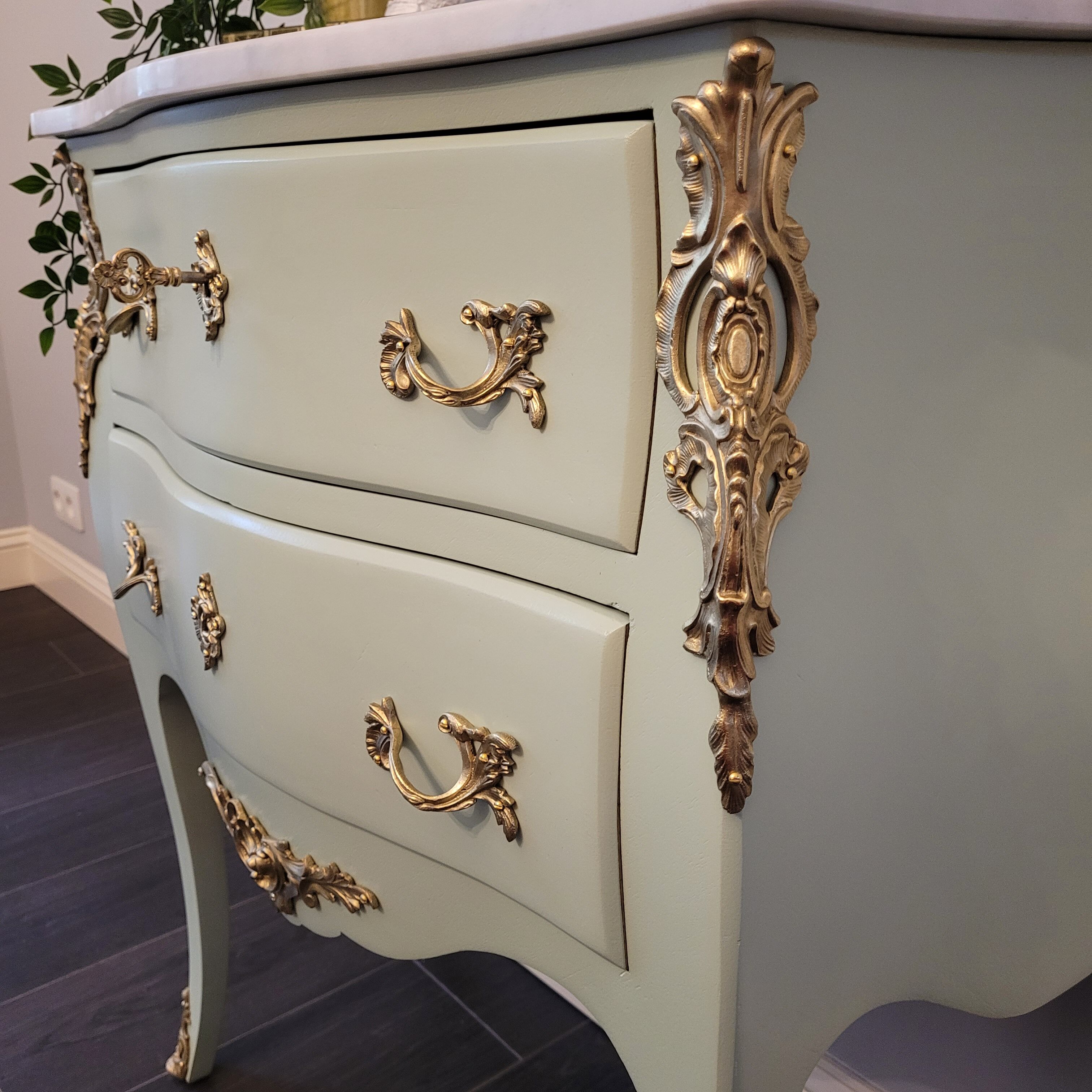 Louis XV style chest of drawers, curved with 2 drawers