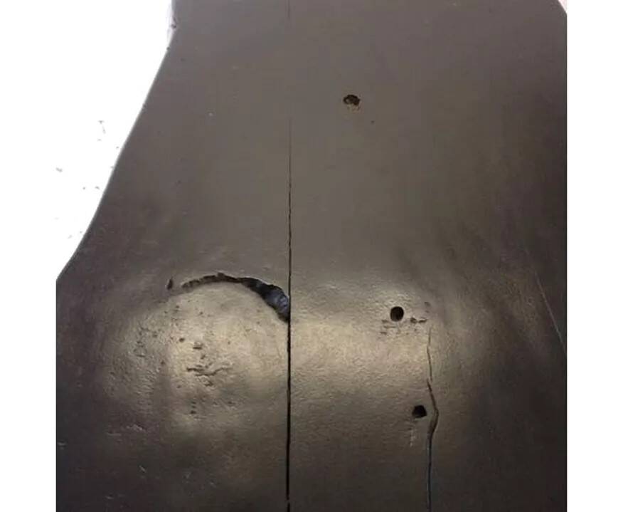 Table Brutaliste