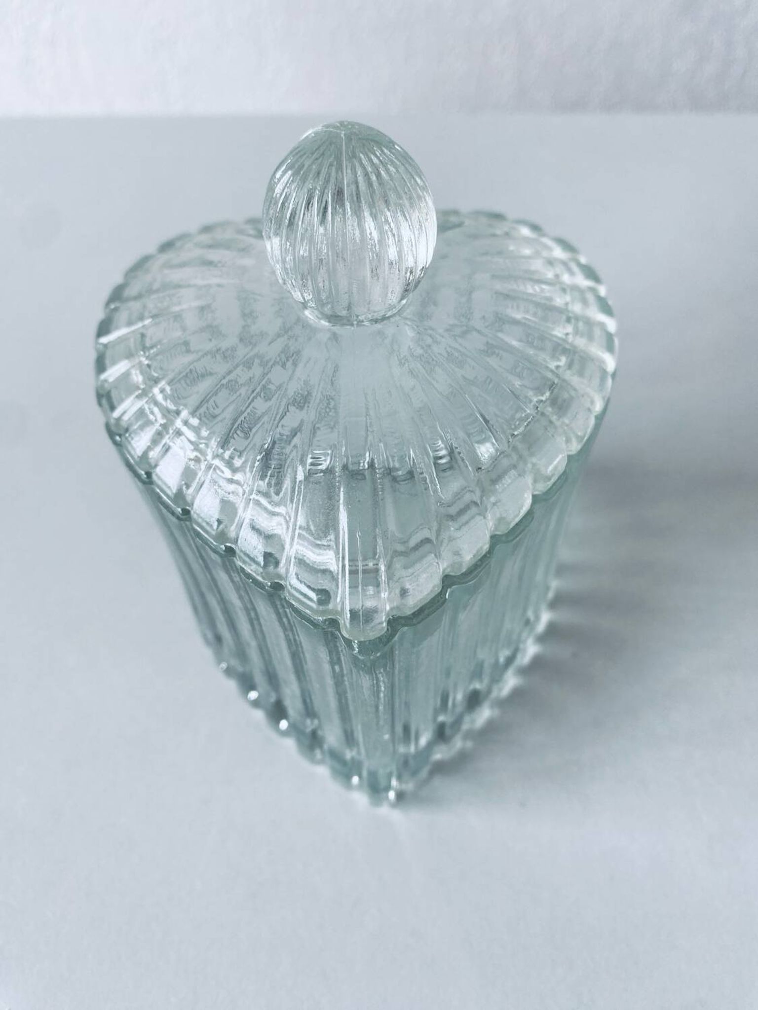 Bonbonnière cœur en verre