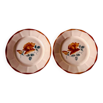 Lot de 2 assiettes anciennes en faïence Sarreguemines à décor floral