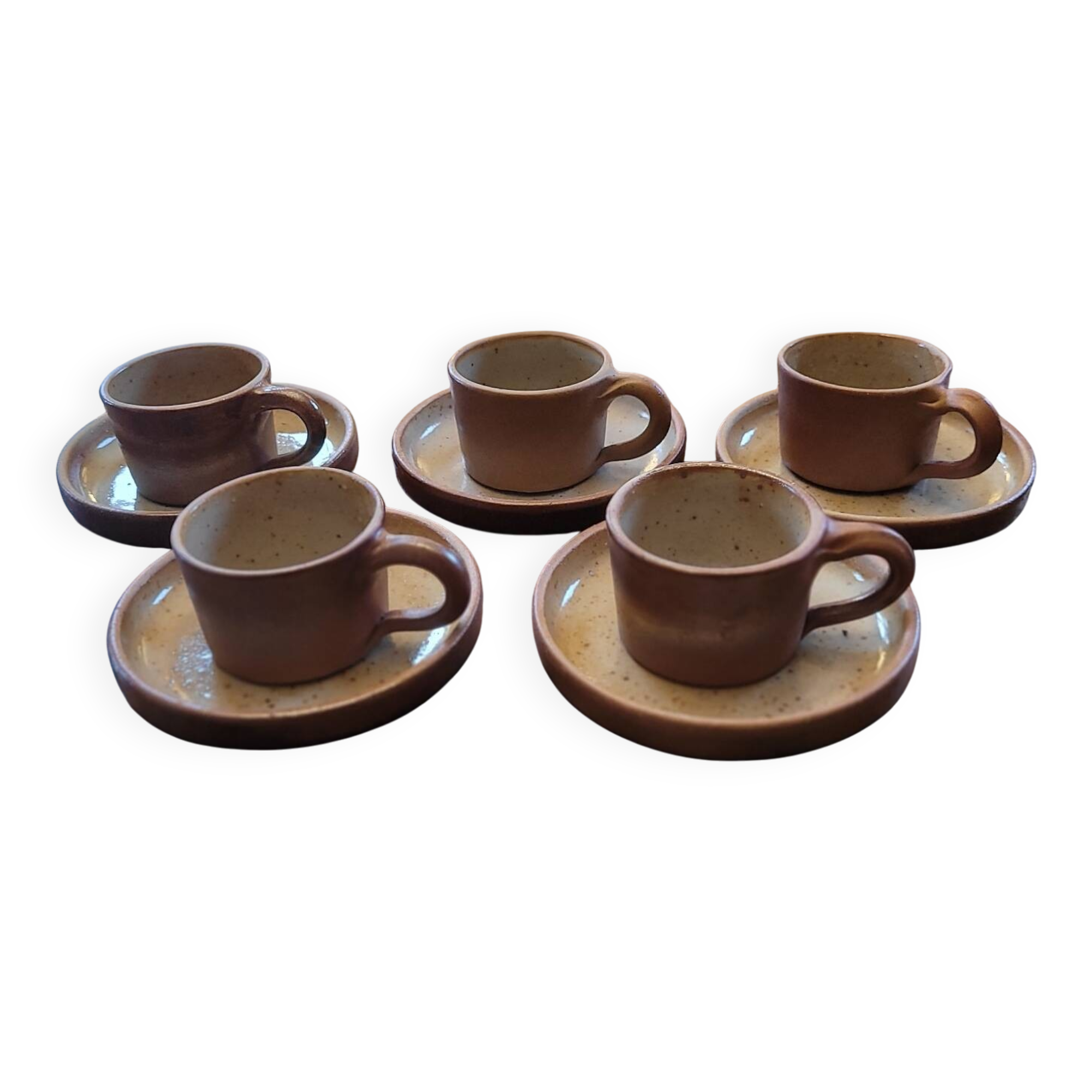 Service de 5 tasses et soucoupes en grès brun – années 1970–1980
