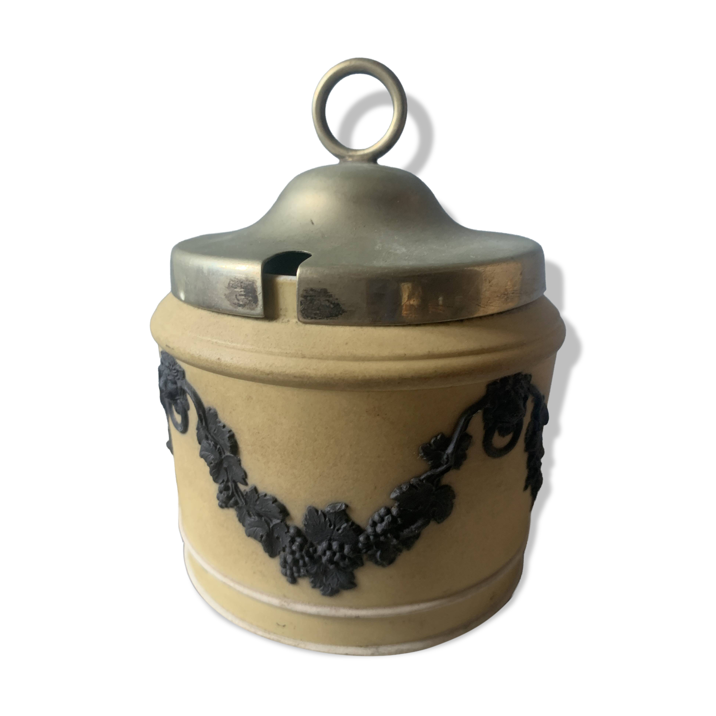 Mustard/jam pot in black jasper Wedgewood on a cane.