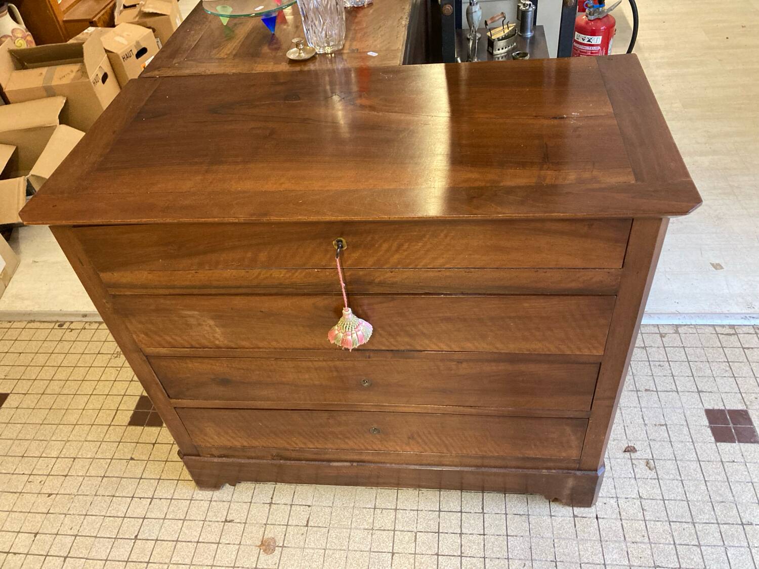 Walnut chest of drawers with 4 drawers