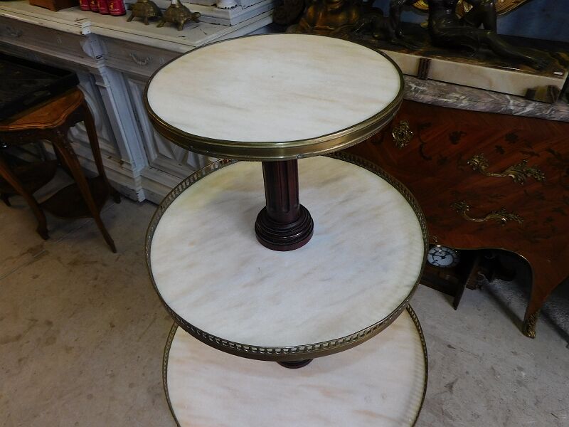 Rotating store floor in mahogany and marble of the nineteenth century