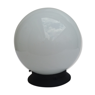 Plafonnier boule en verre opaline