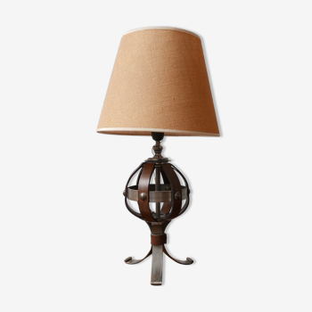 Lampe de table en cuir et en fer du milieu du siècle par Jean-Pierre Ryckaert