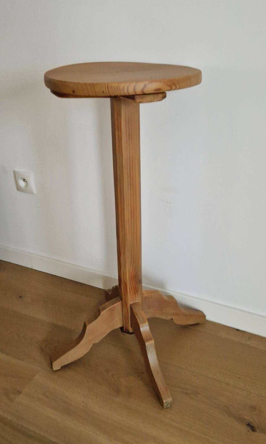 Solid pine wood pedestal table 1940s