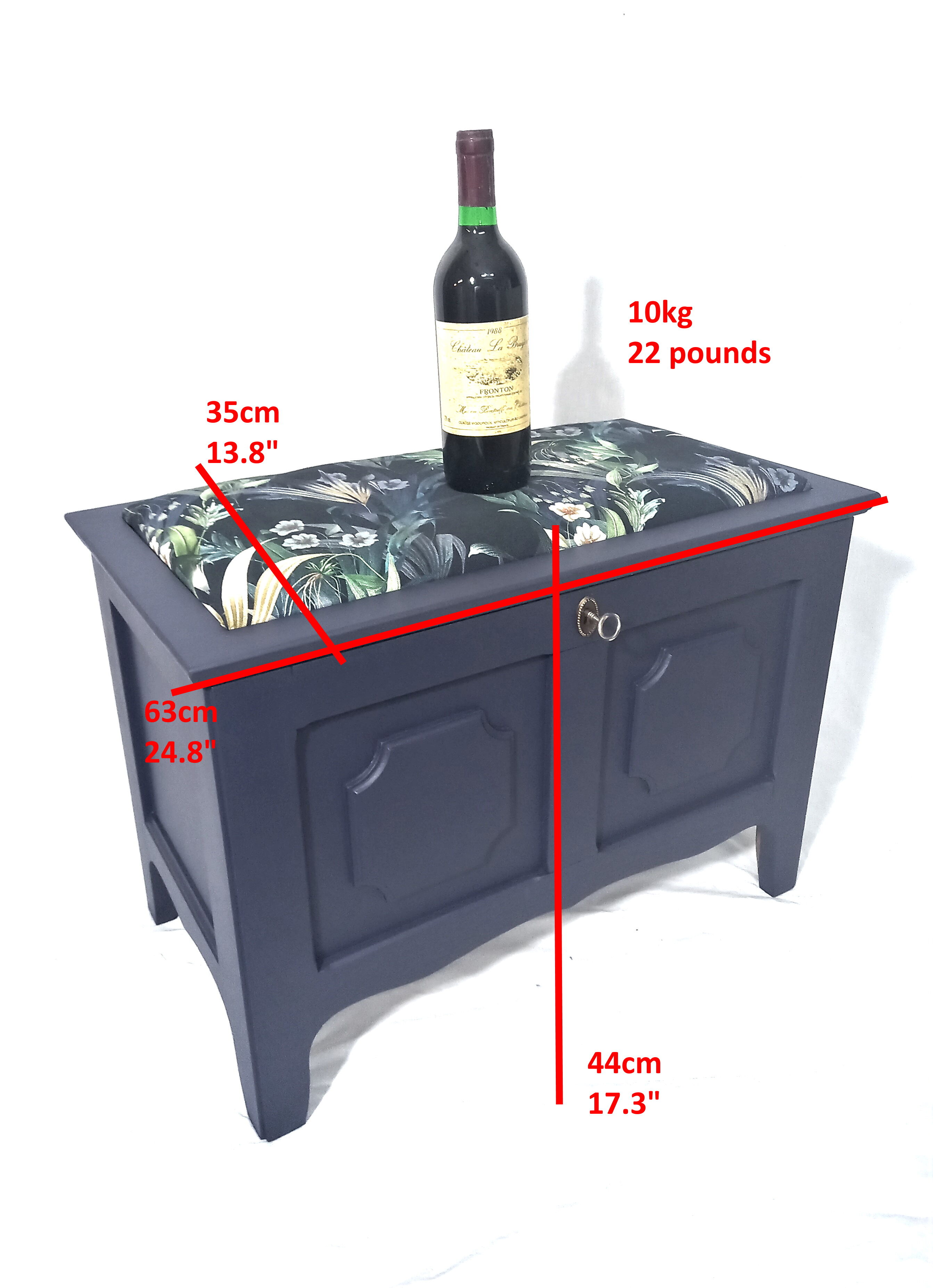 Chest in denim blue with seat top