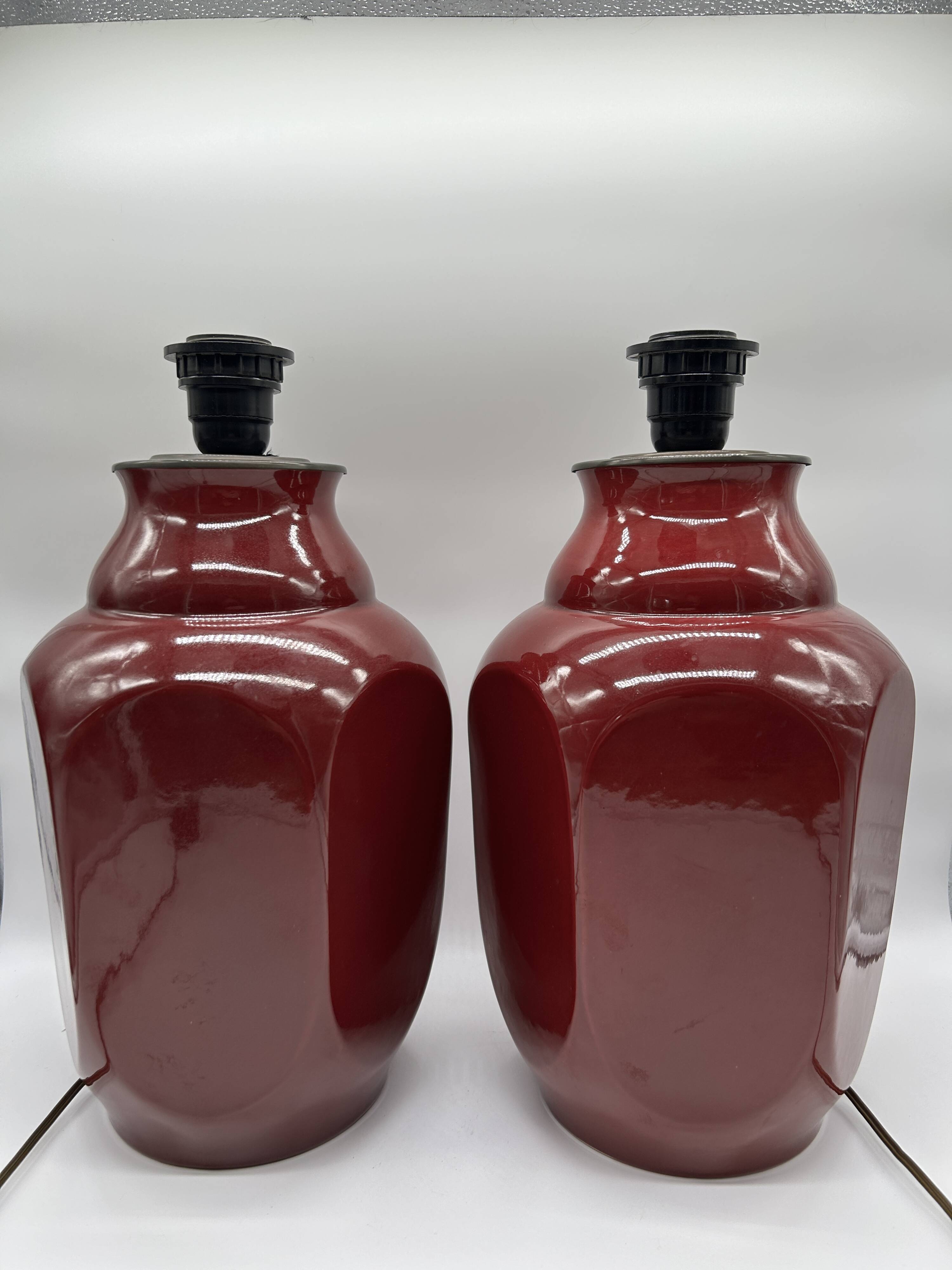 Paire de lampes rouge sang de boeuf de style asiatique