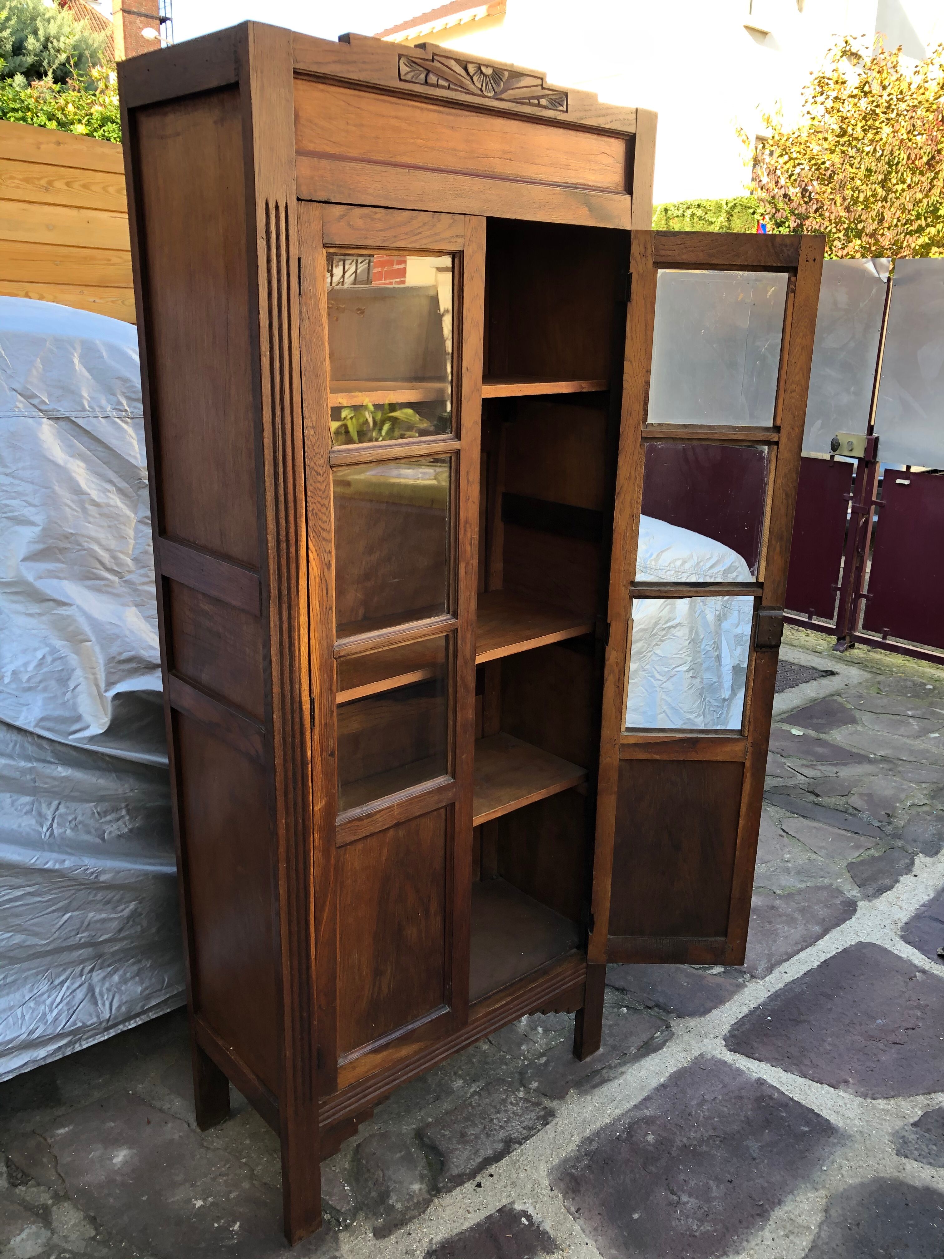 Armoire parisienne