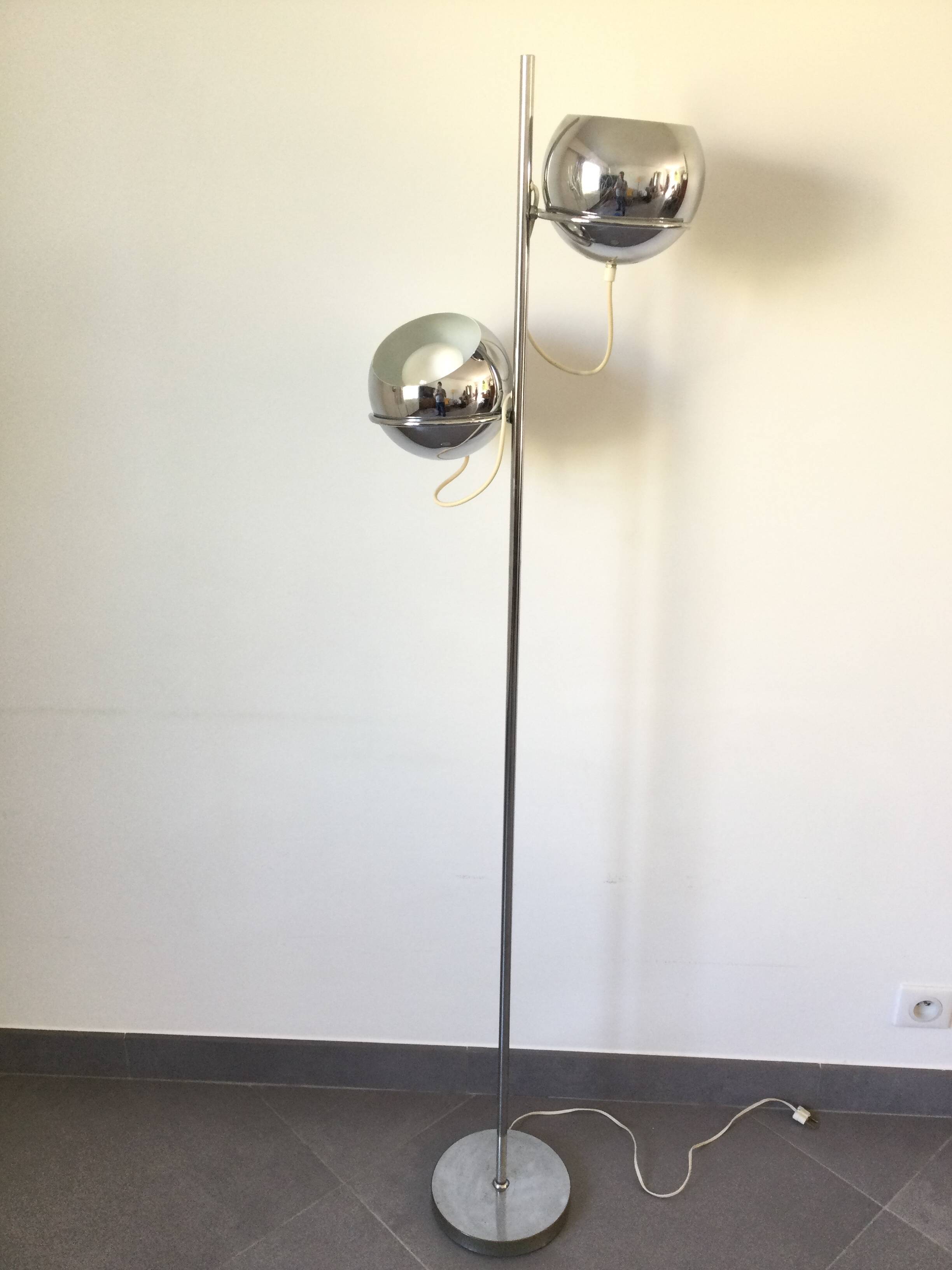 Lampadaire en métal chromé eyeball