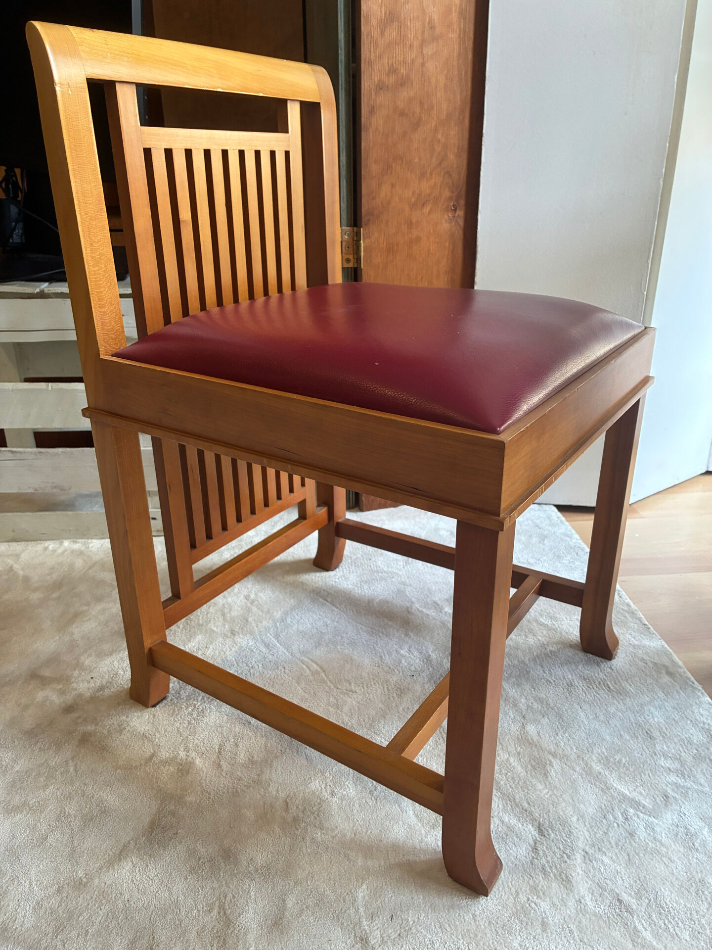 Coonley 609 Frank Lloyd Chair
