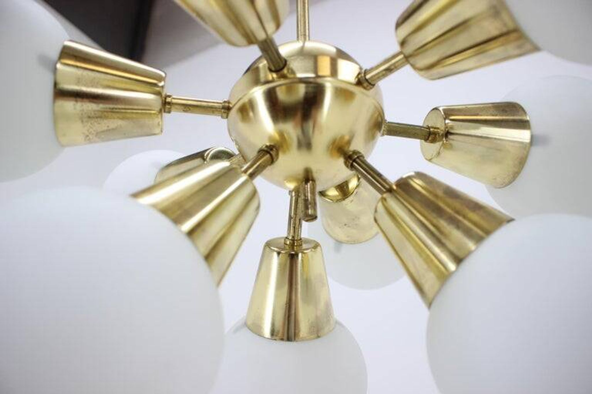Chandelier Sputnik de l'ère spatiale du milieu du siècle, années 1970