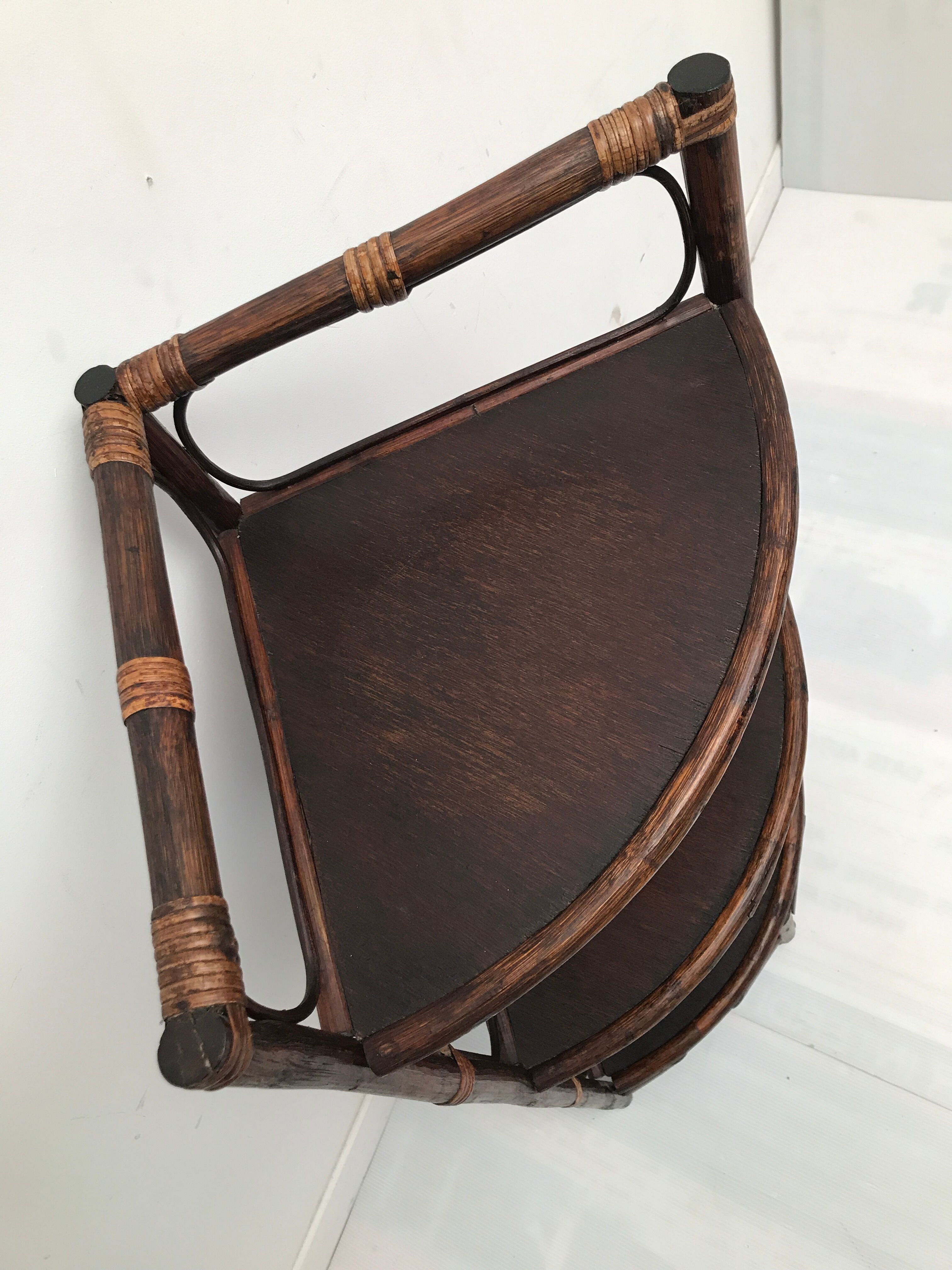 Rattan angle shelf at 3 levels 70's