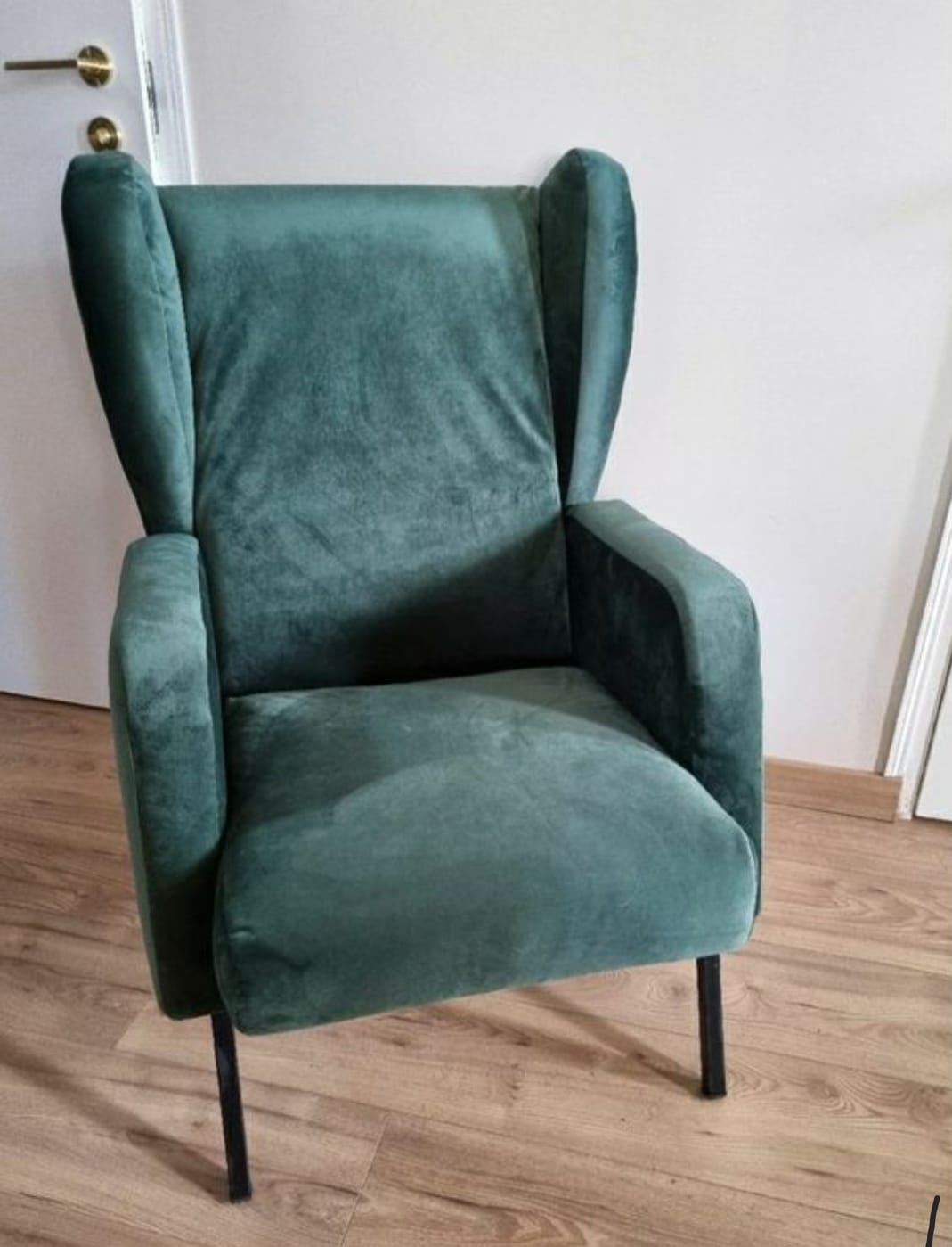 Vintage velvet green armchair with ears