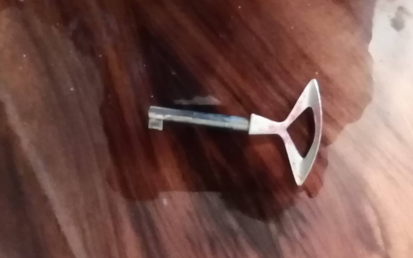 Armoire et Table de Chevet en Bois Laqué vintage - Ateliers Jacquelin