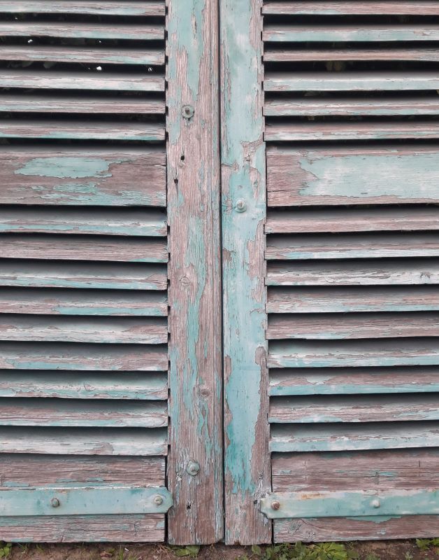 Pair of louvered shutters H220xW120cm