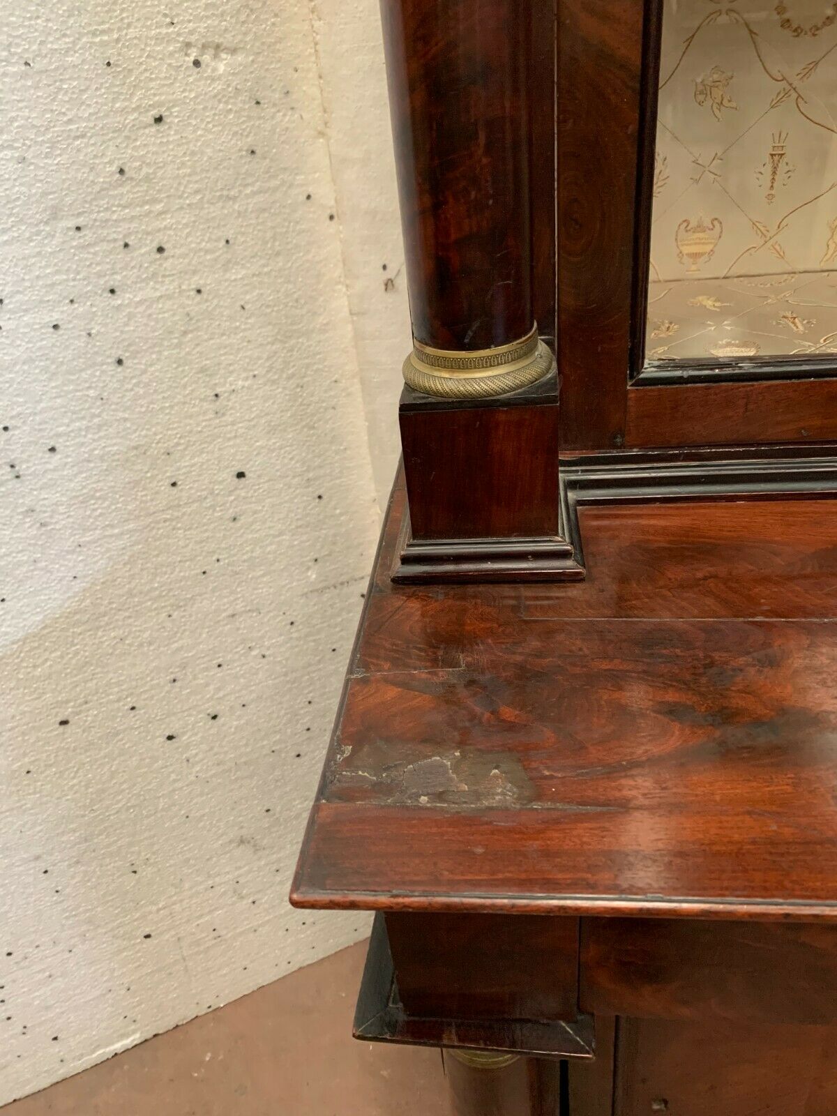 Vitrine Empire en acajou et placage d'acajou XIX siècle