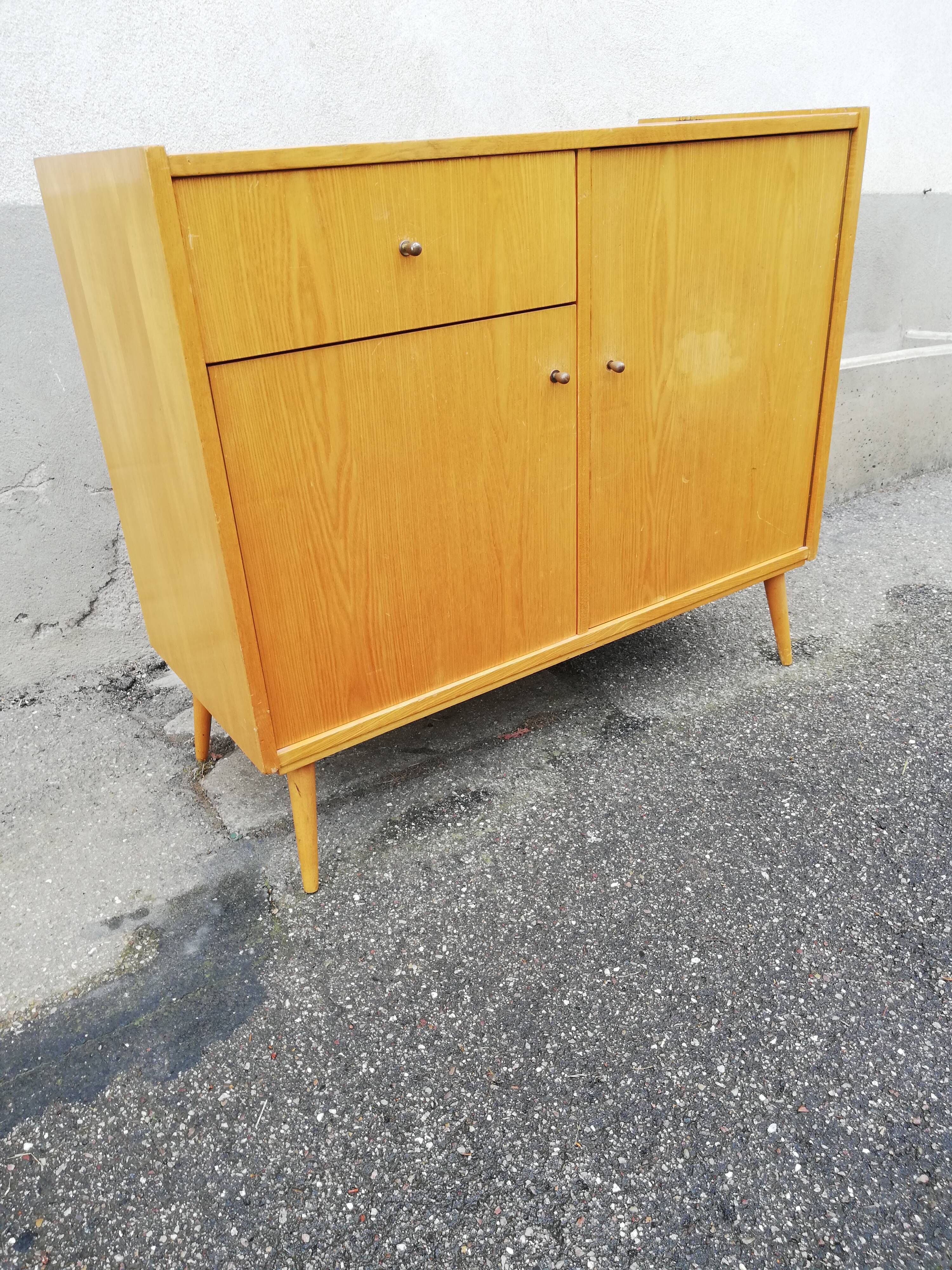 Vintage buffet 2 doors 1 light wood drawer