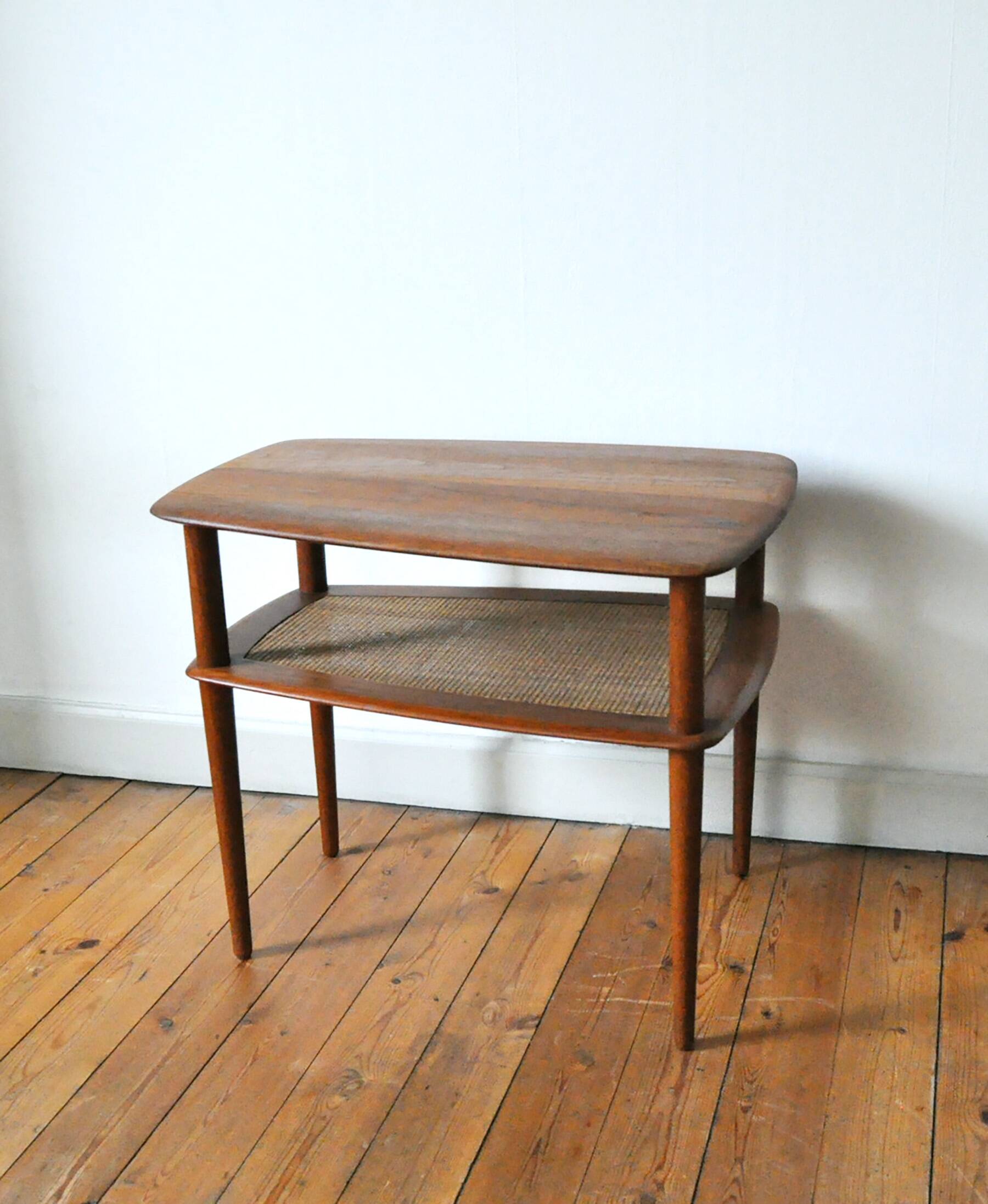 Danish Modern lamp table of solid teak by Hvidt & Mølgaard, Denmark 1950s