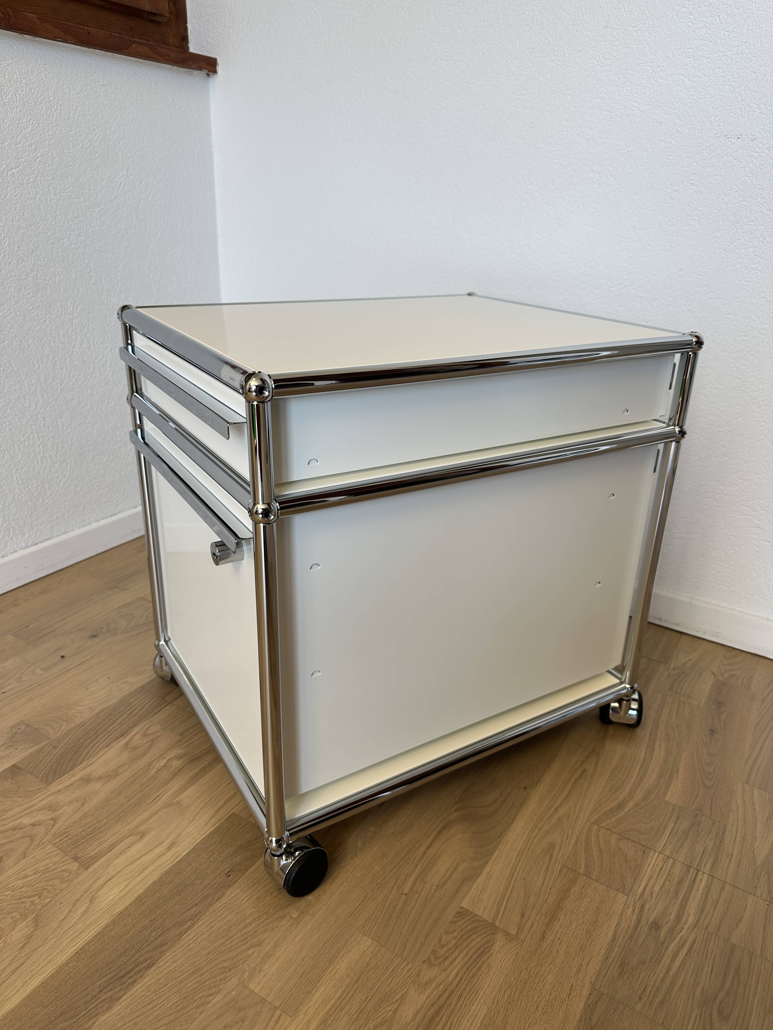 USM Haller rolling cabinet in Pure White