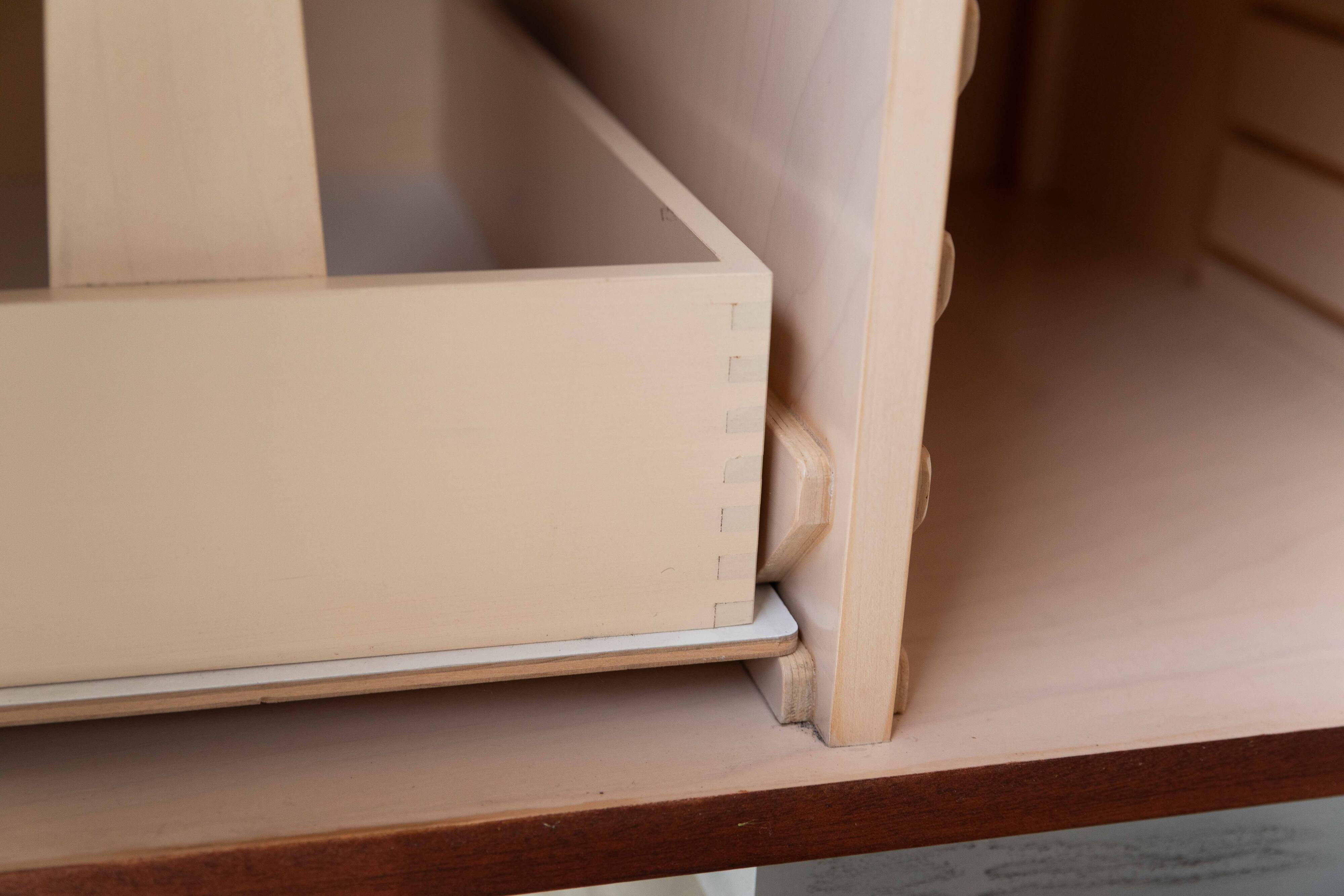 Buffet « B40 » de Dieter Waeckerlin