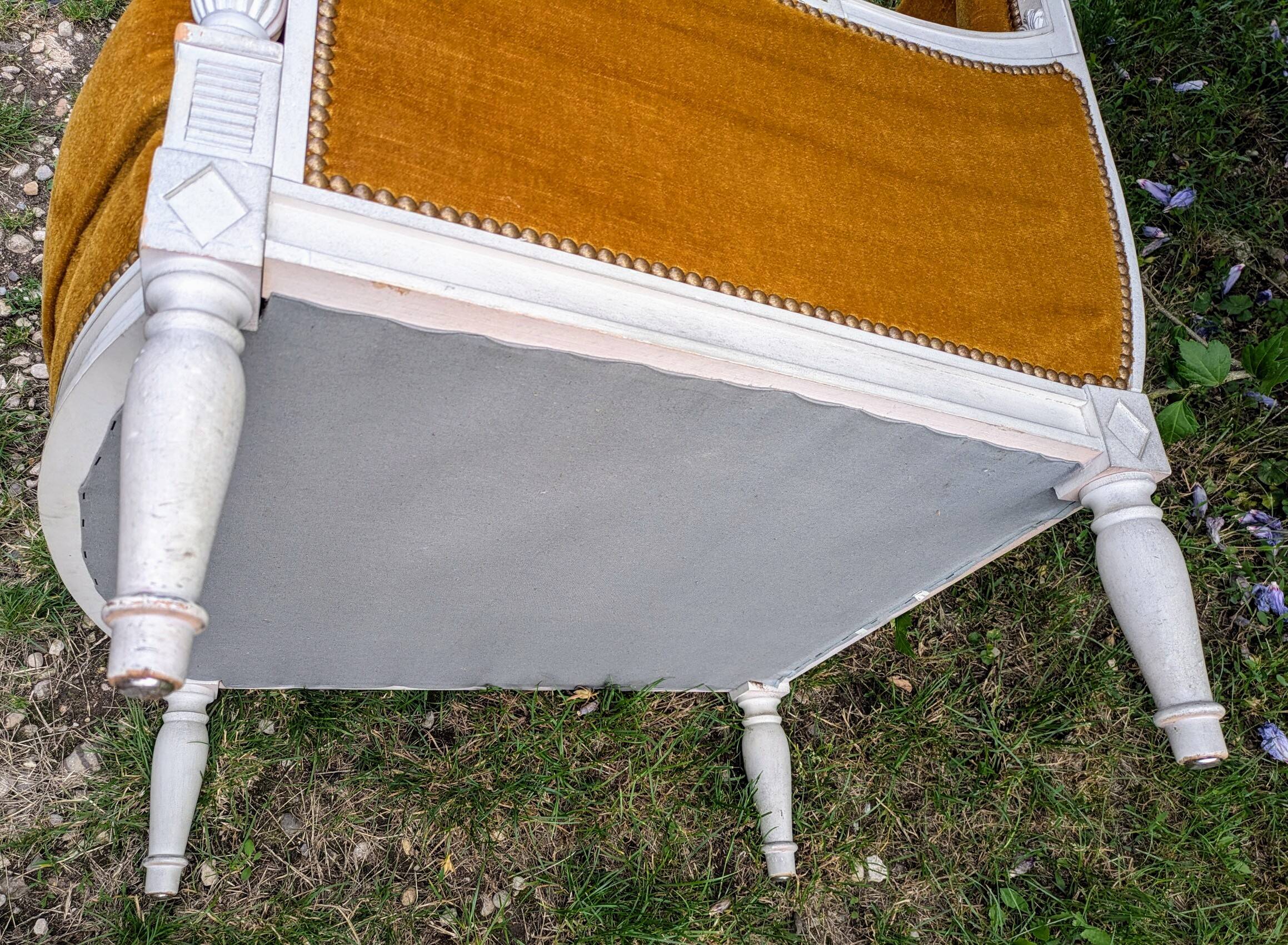 Ensemble Style Louis XVI - fauteuils, bergères et repose pieds