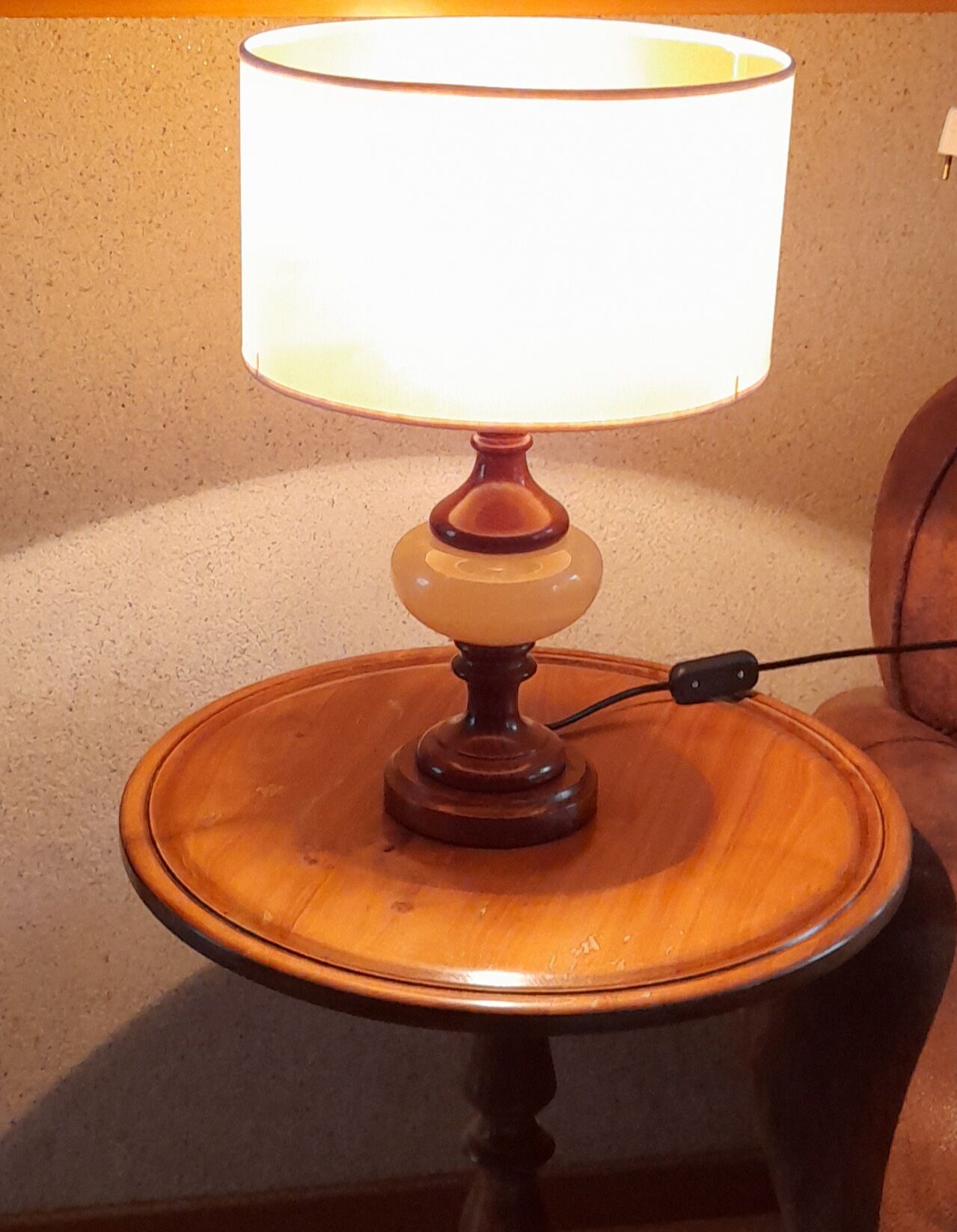 Table lamp foot turned wood and alabaster, round ecru lampshade, 50s