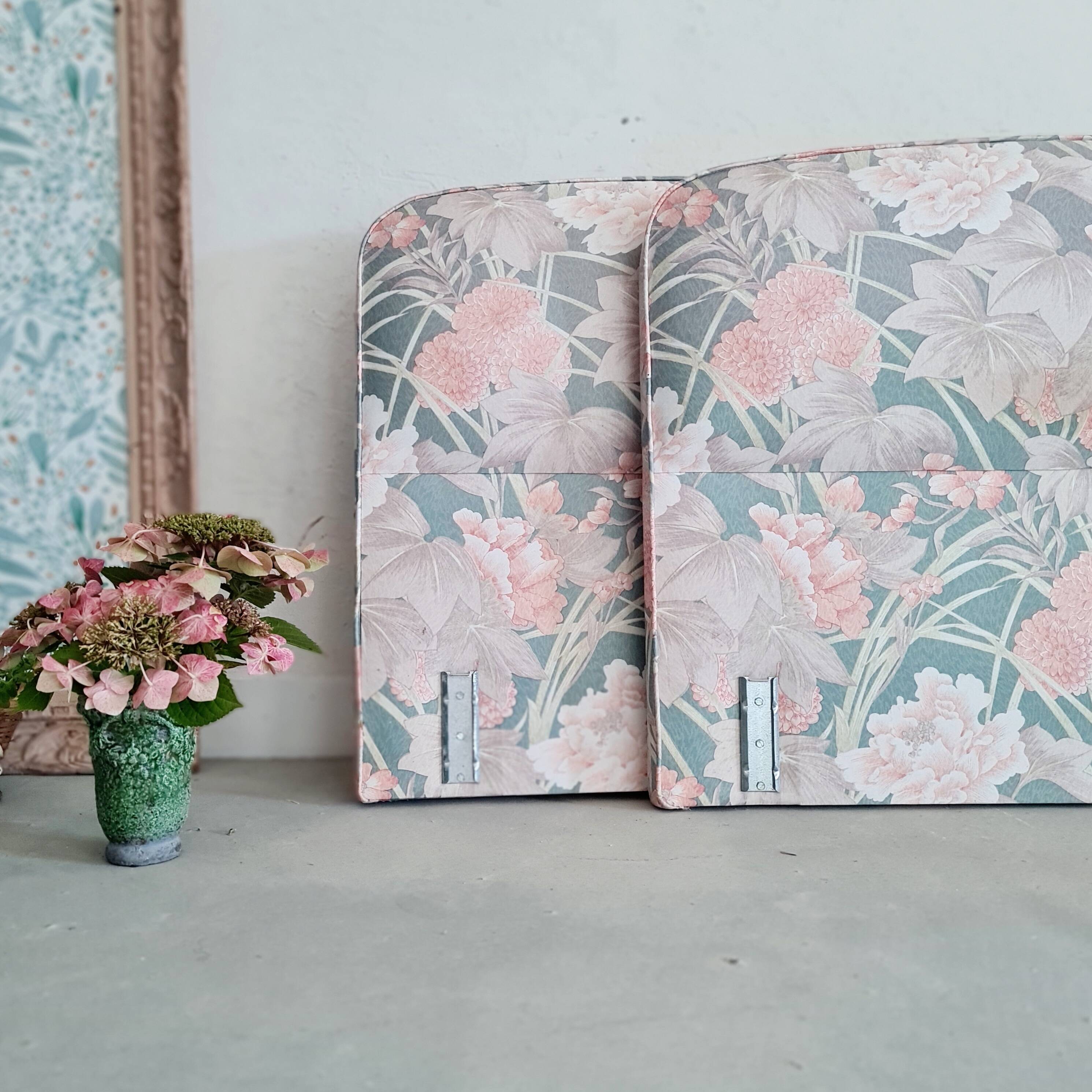 Têtes de lit paire vintage fleuries rose