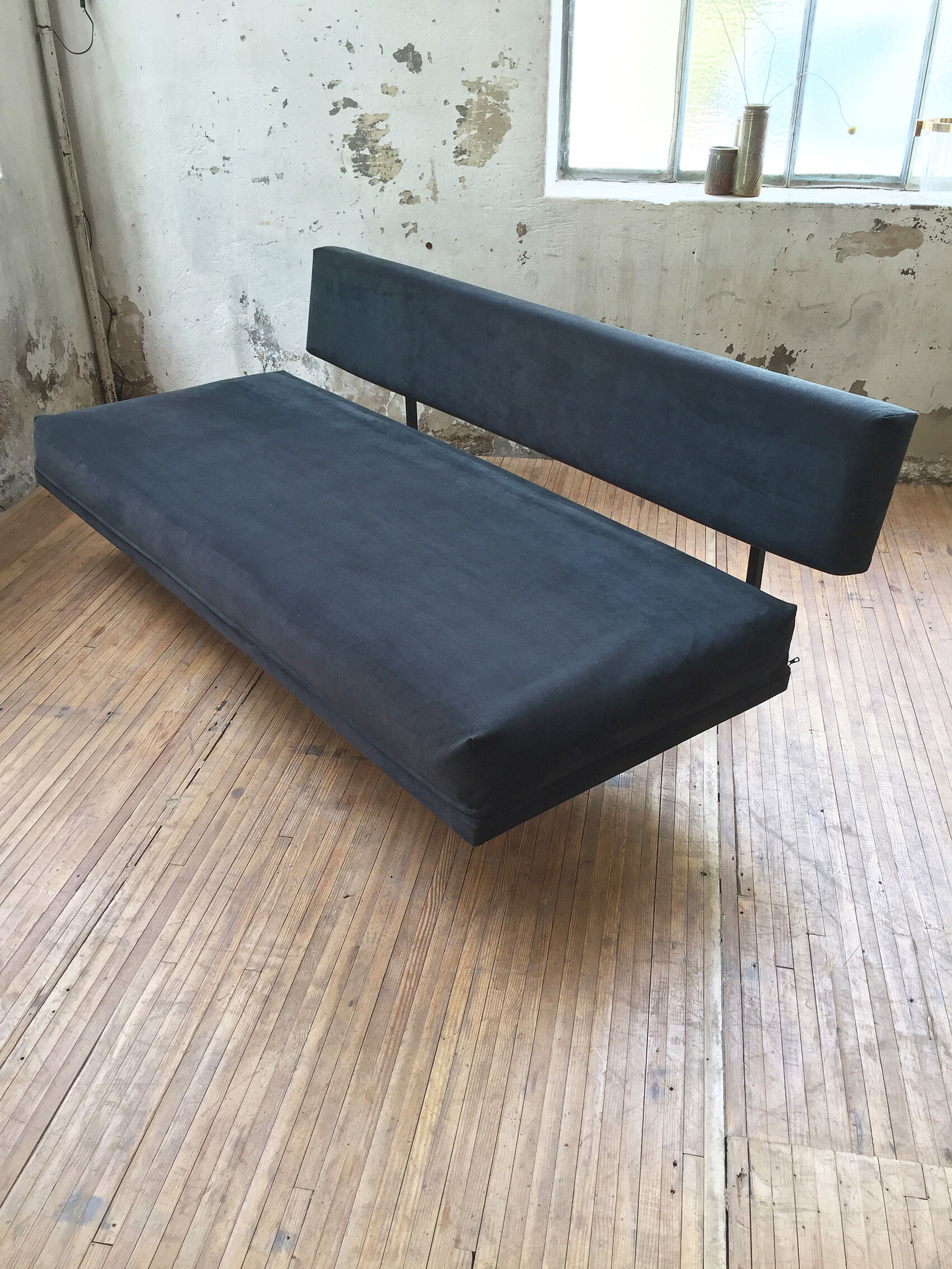 André Simard bench sofa for Airborne